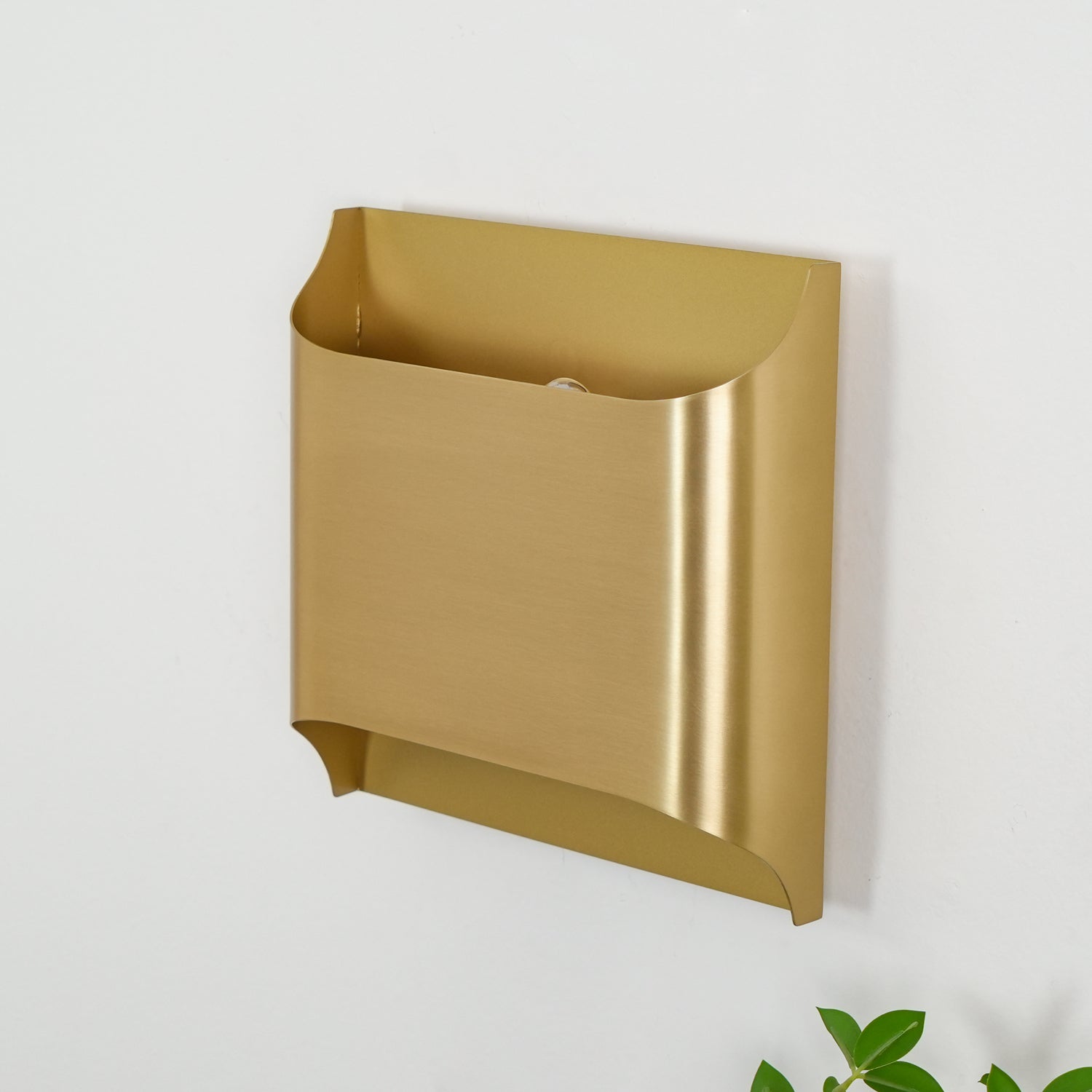 Leclerc Brass Wall Lamp - Blowlighting