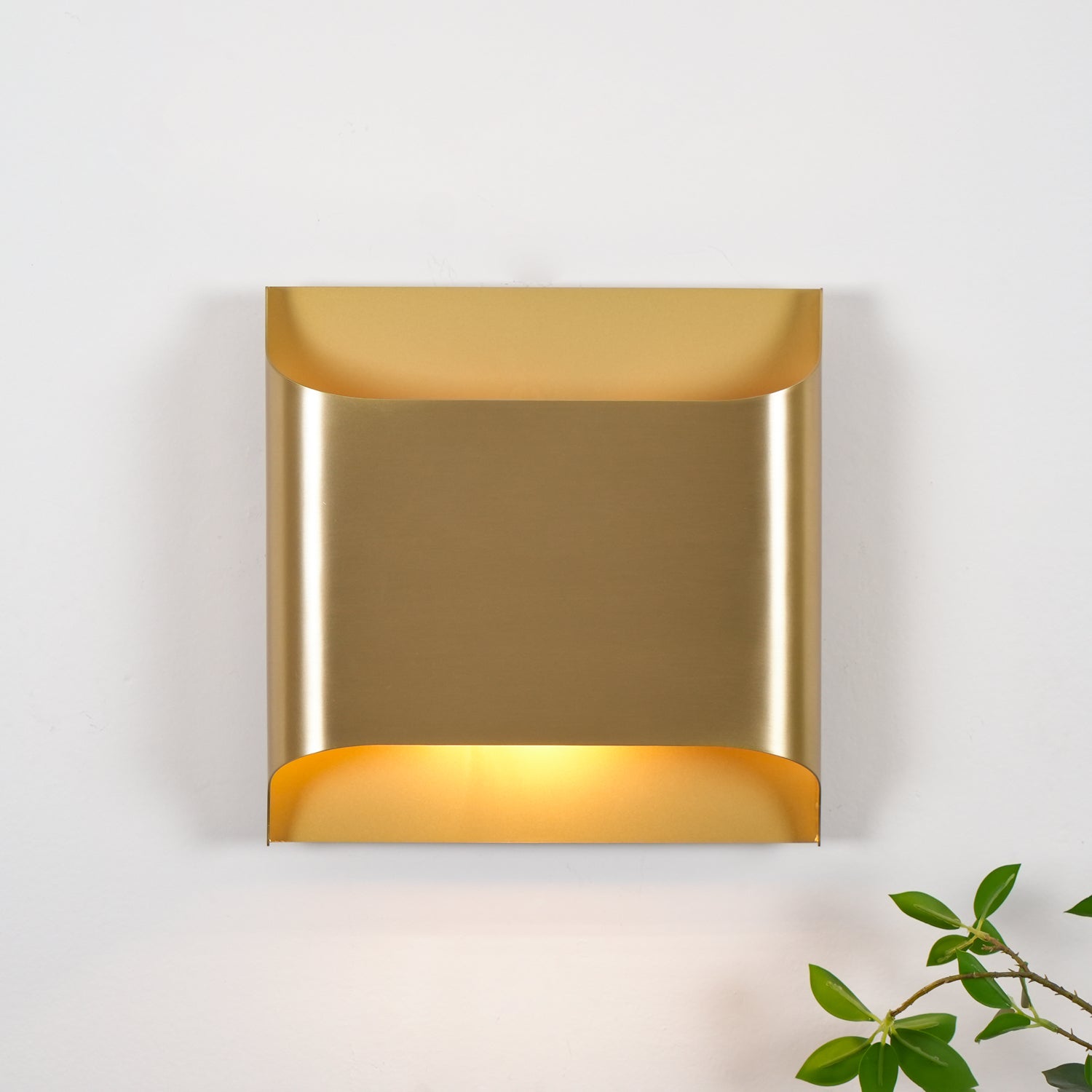 Leclerc Brass Wall Lamp - Blowlighting
