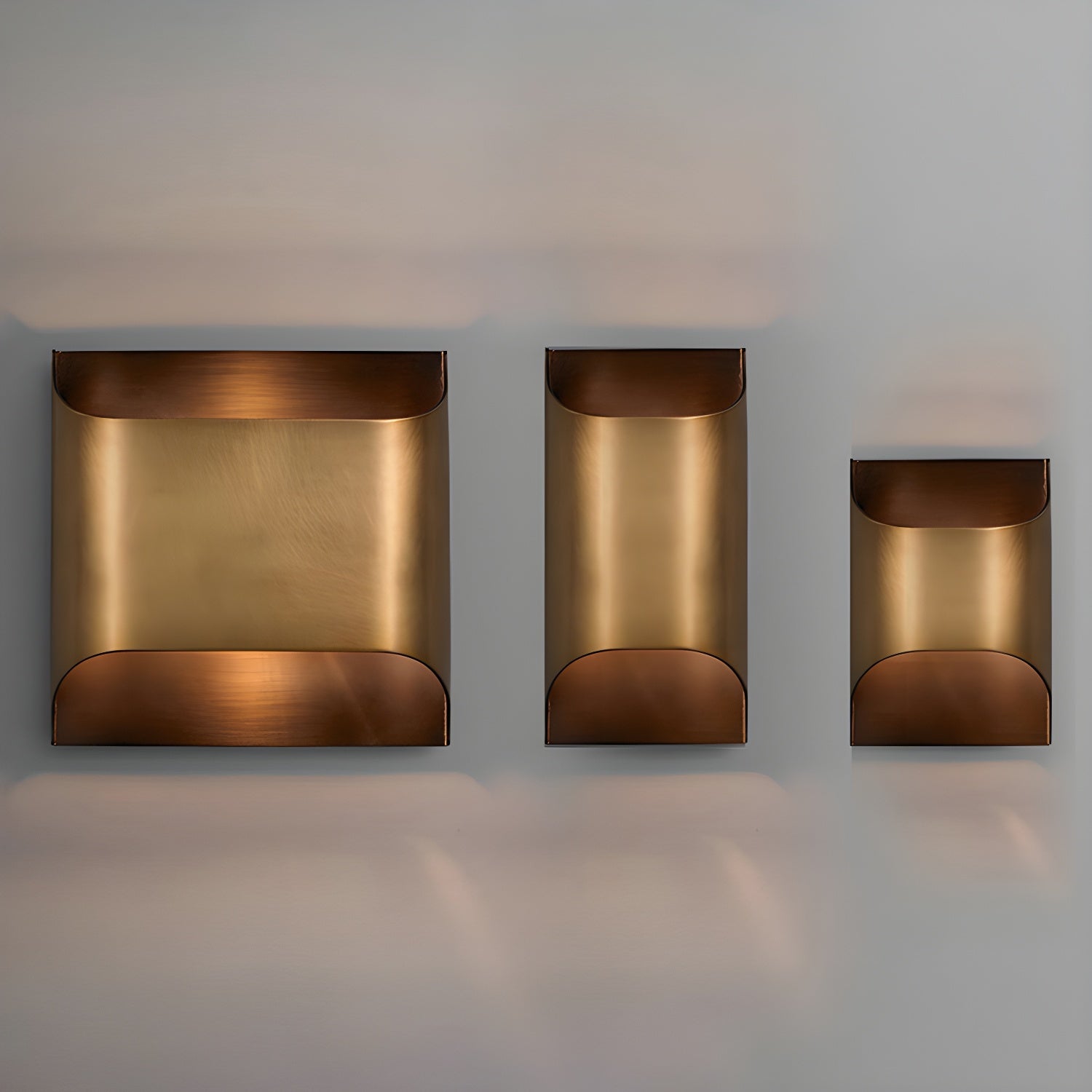 Leclerc Brass Wall Lamp - Blowlighting