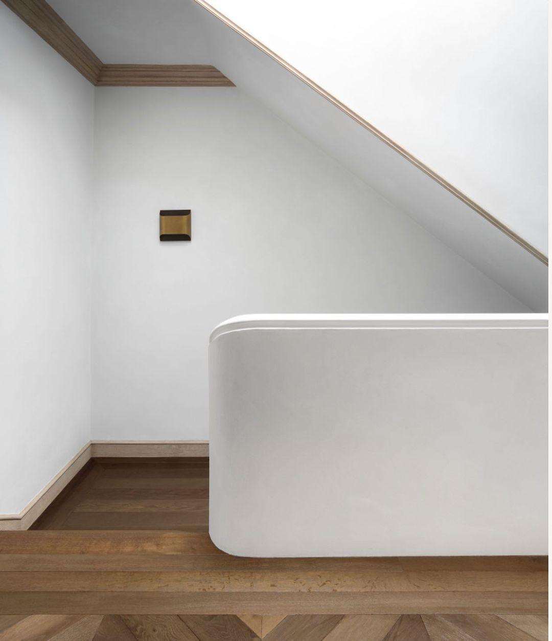 Leclerc Brass Wall Lamp - Blowlighting