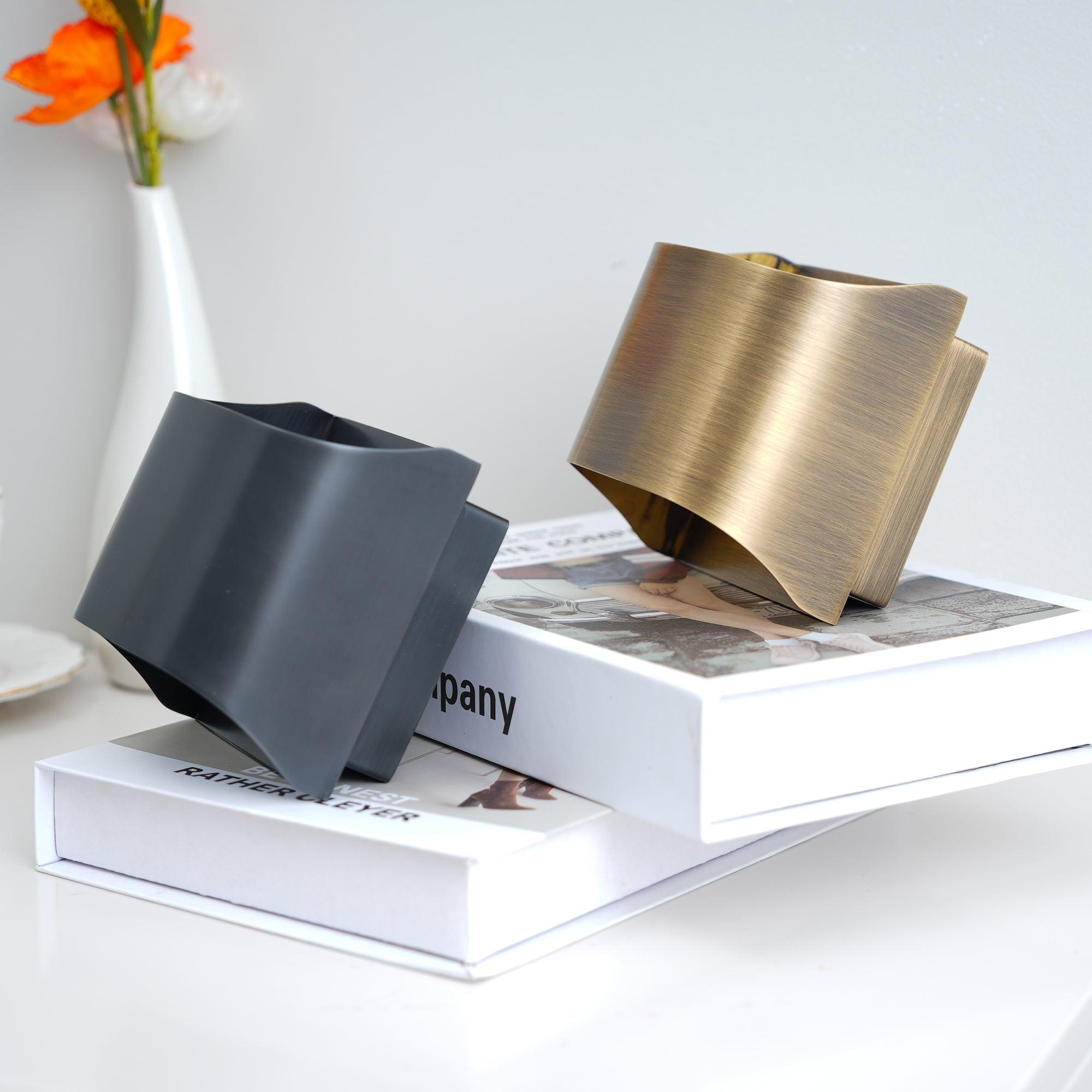 Leclerc Brass Wall Lamp - Blowlighting