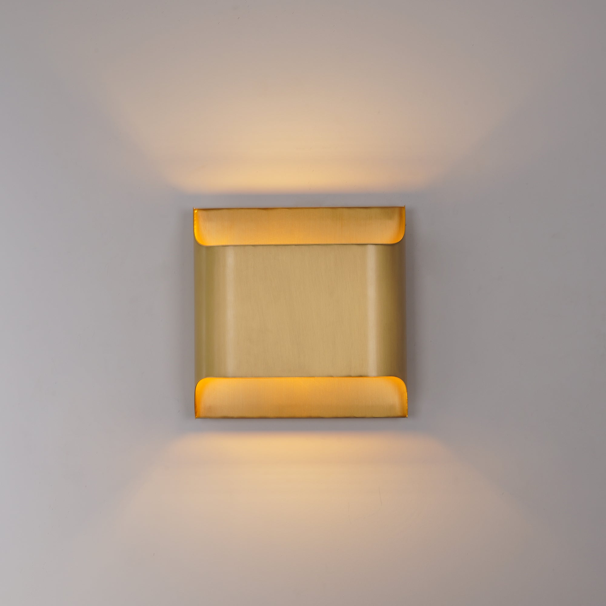 Leclerc Brass Wall Lamp - Blowlighting