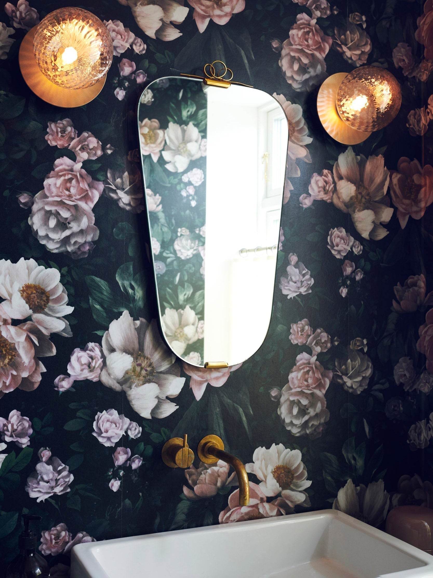 Lunara Wall Lamp - Blowlighting