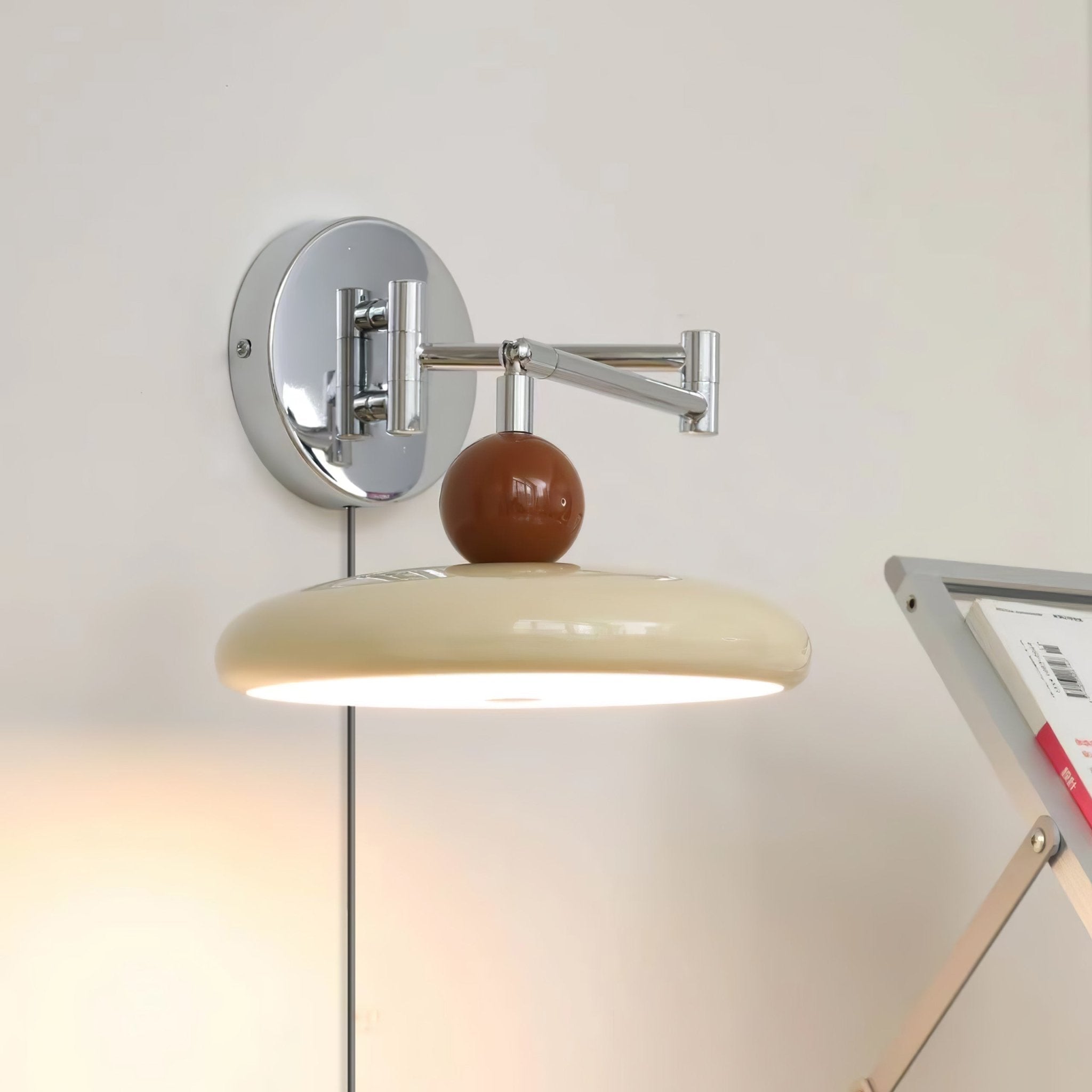 Aria Lampada da Parete con Spina Verde/Beige
