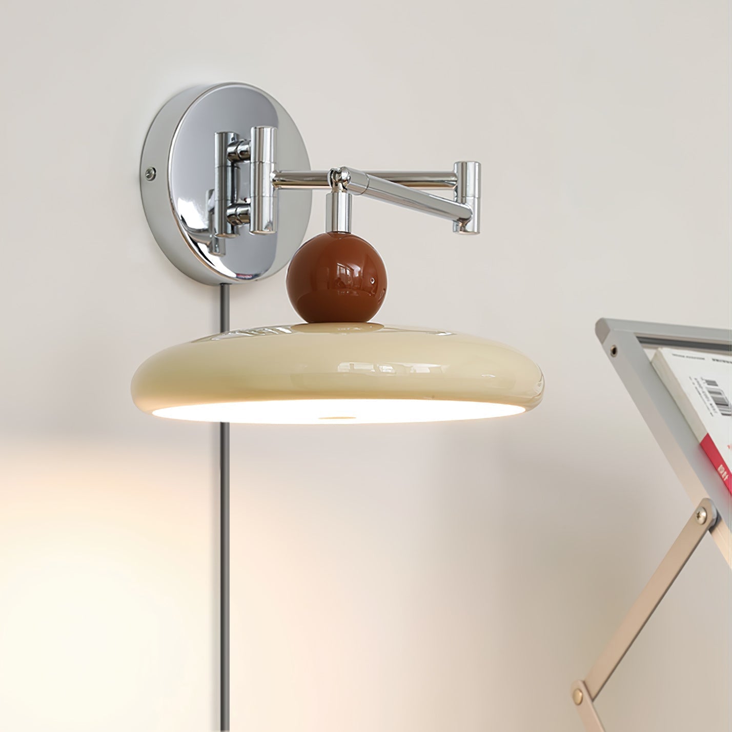 Aria Lampada da Parete con Spina Verde/Beige