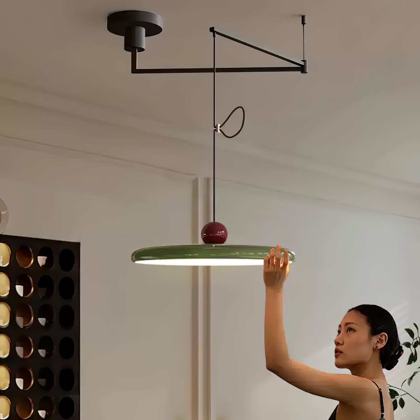 Lola Swing Pendant Lamp - Blowlighting