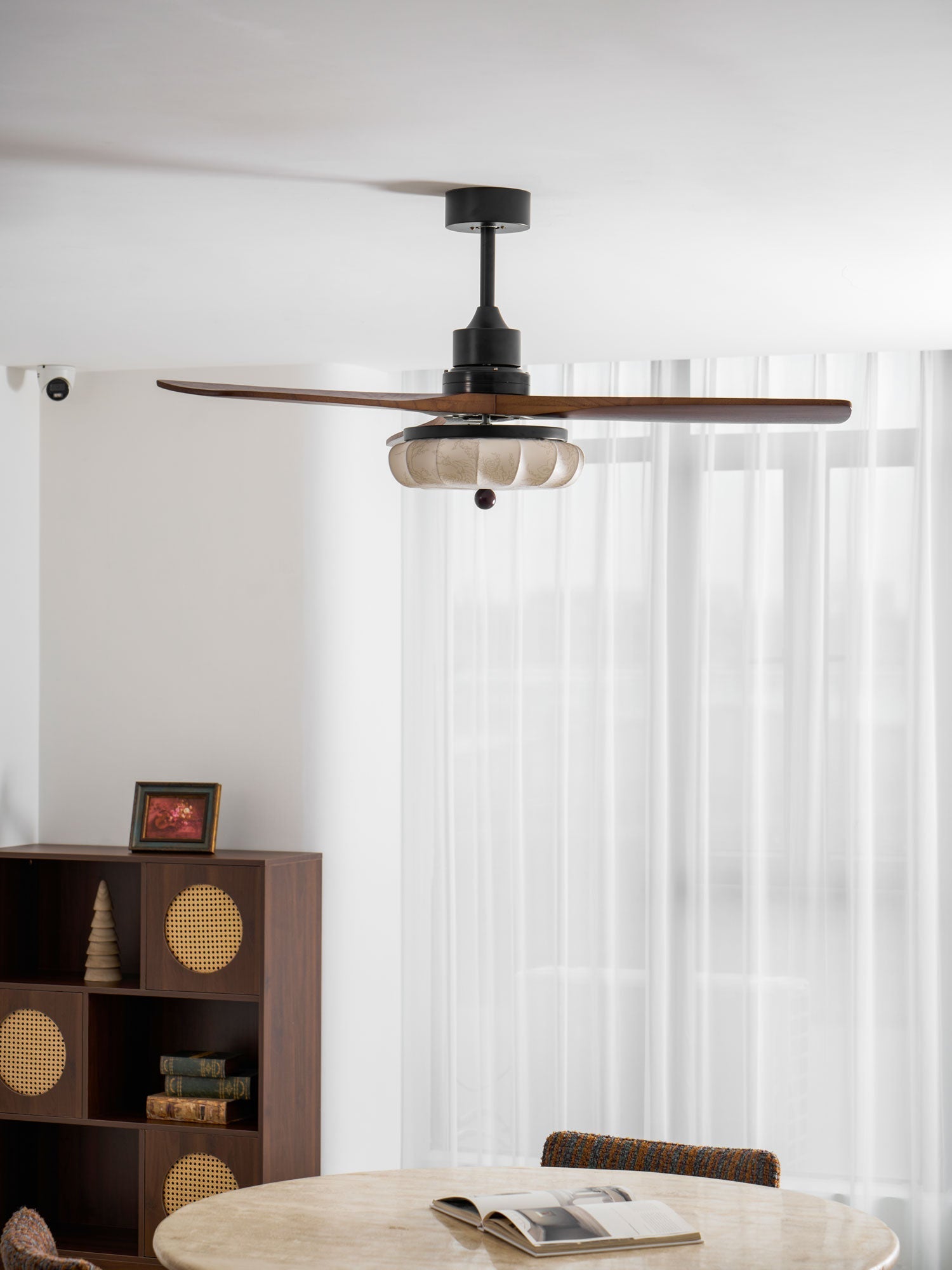 Ventilatore da Soffitto con Luce Jasper Bloom, con luce accesa