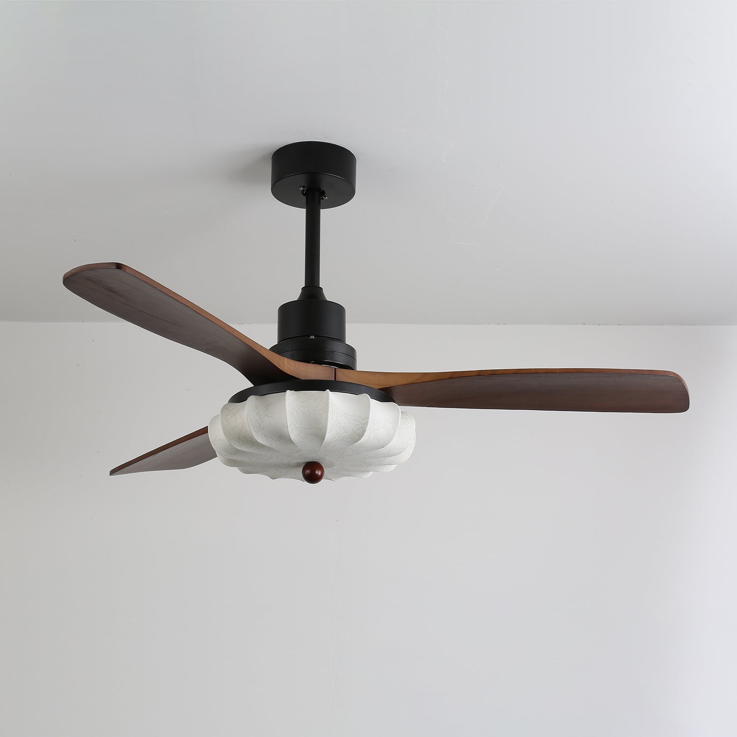 Ventilatore da Soffitto con Luce Jasper Bloom, primo piano del motivo in tessuto stampato