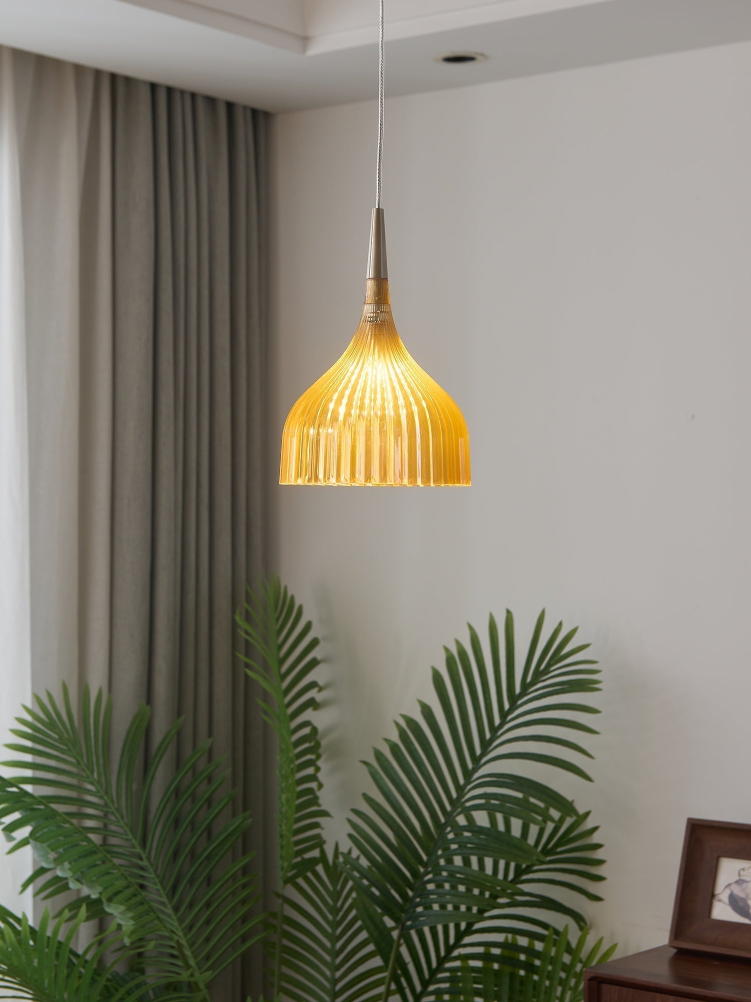 Lucina Pendant Lamp - Blowlighting