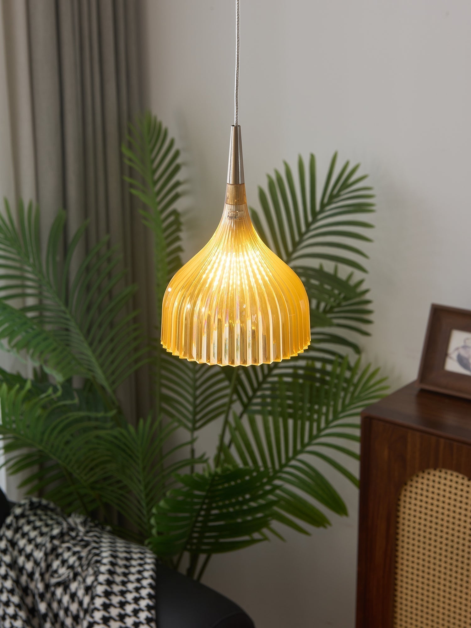 Lucina Pendant Lamp - Blowlighting