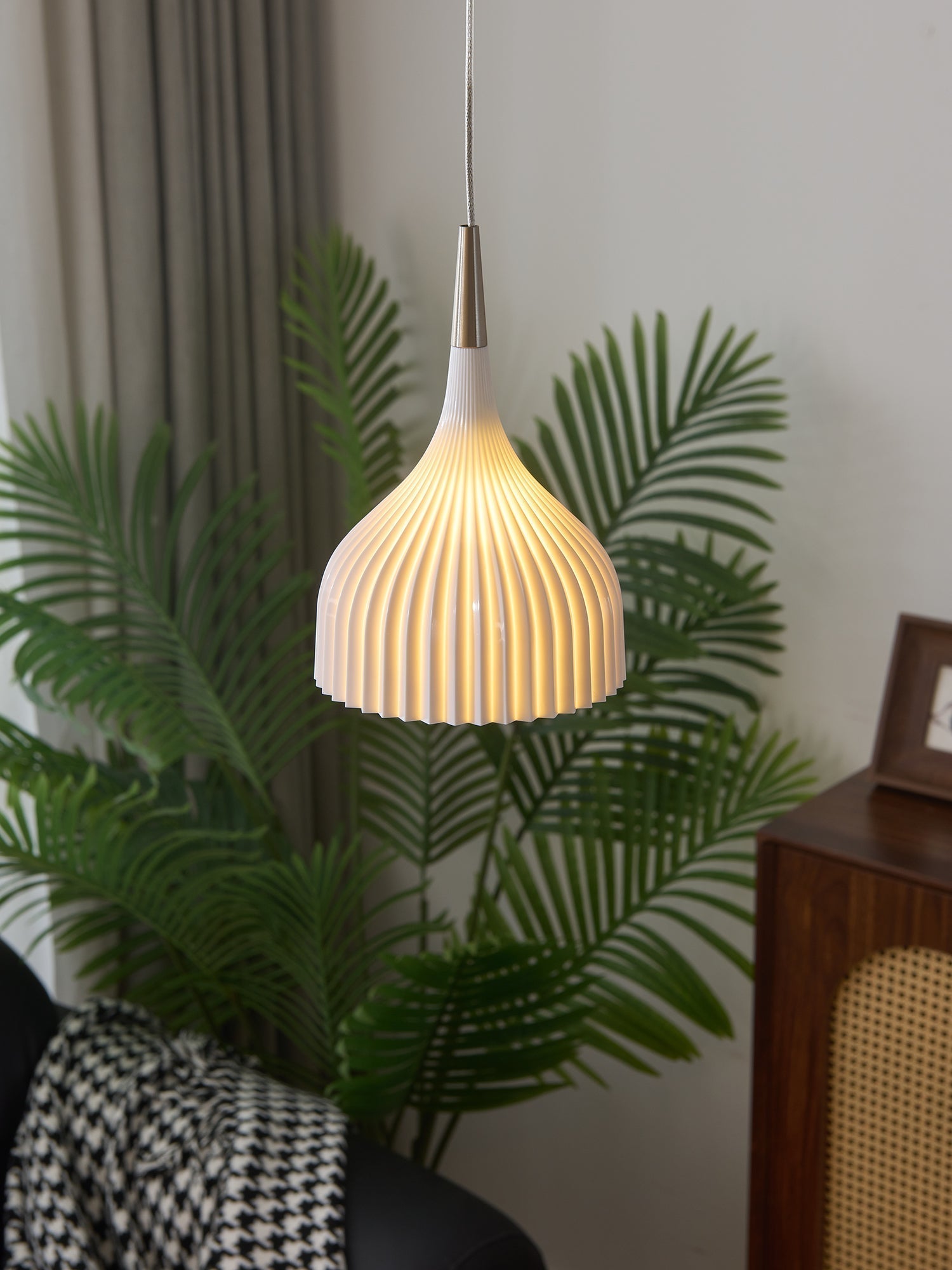 Lucina Pendant Lamp - Blowlighting