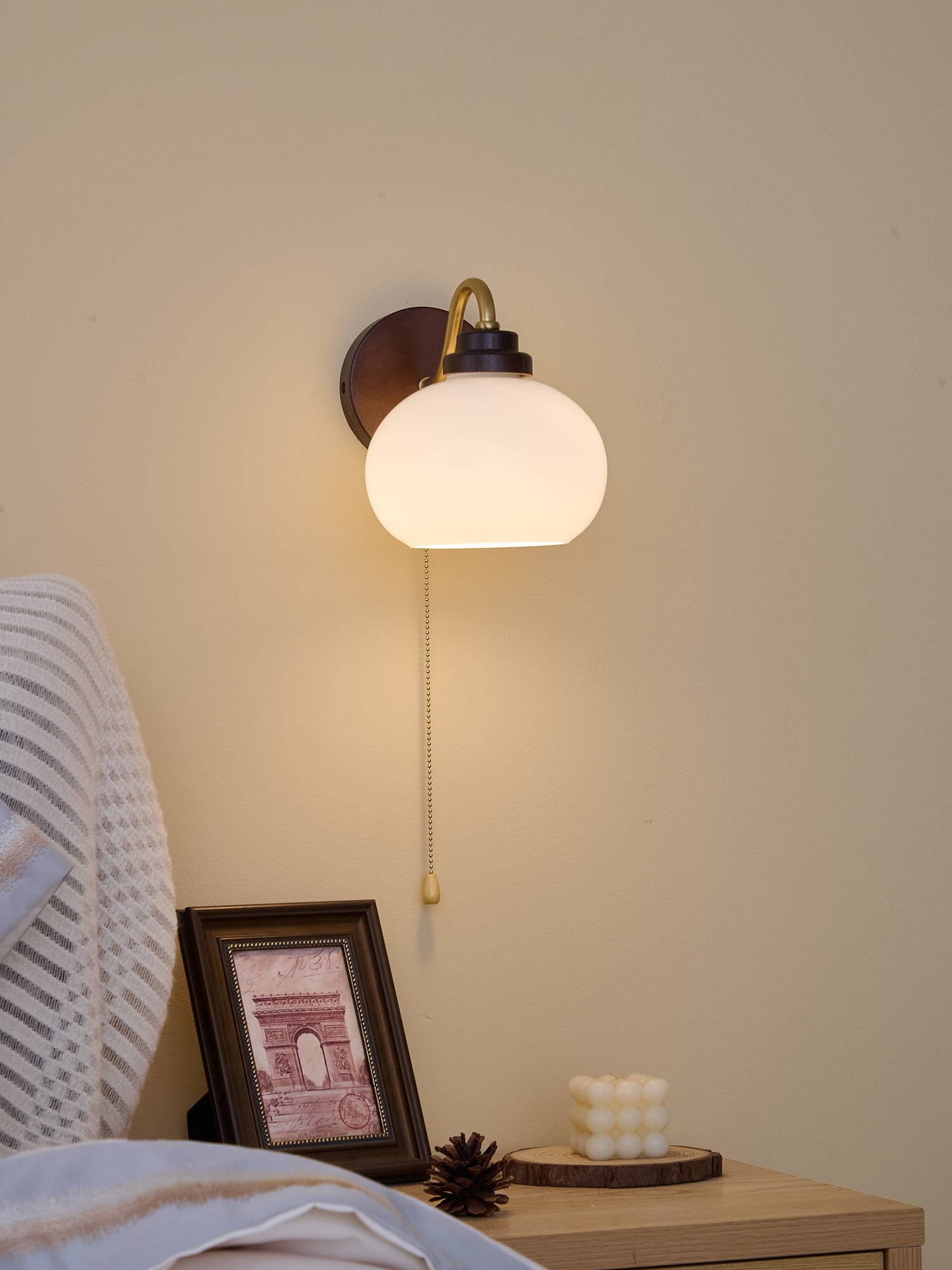 Lumea Crest Wall Lamp - Blowlighting