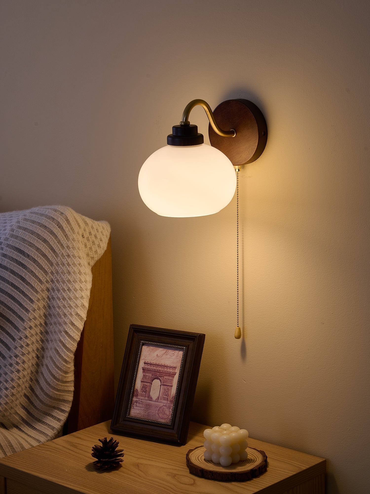 Lumea Crest Wall Lamp - Blowlighting