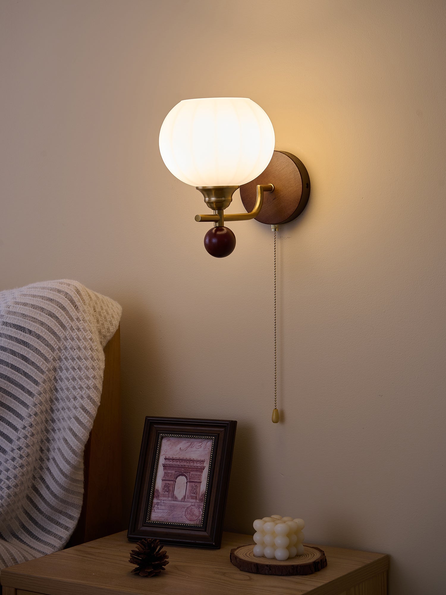 Lumea Crest Wall Lamp - Blowlighting