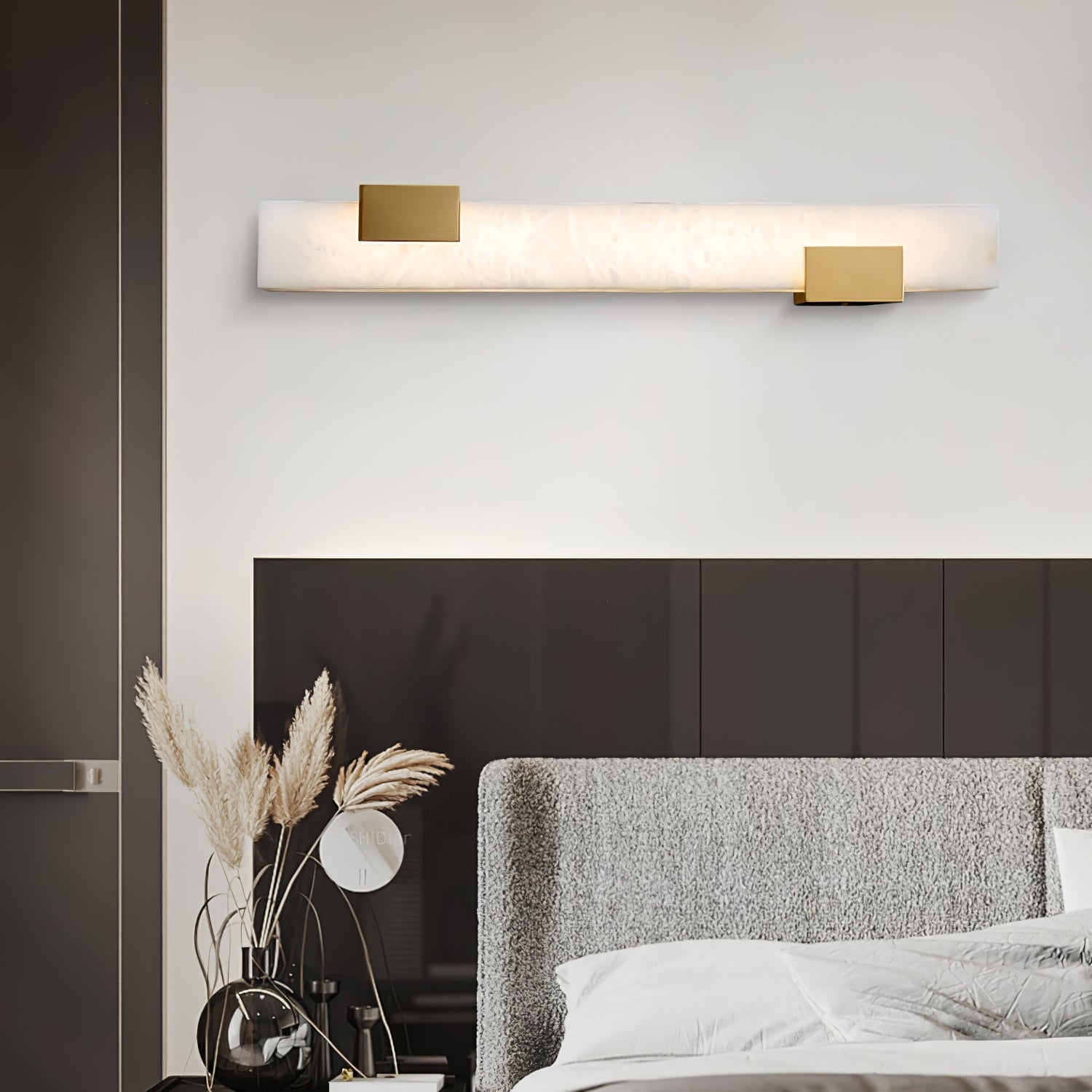 Eos Linear Alabaster Wall Light - Neutralighting