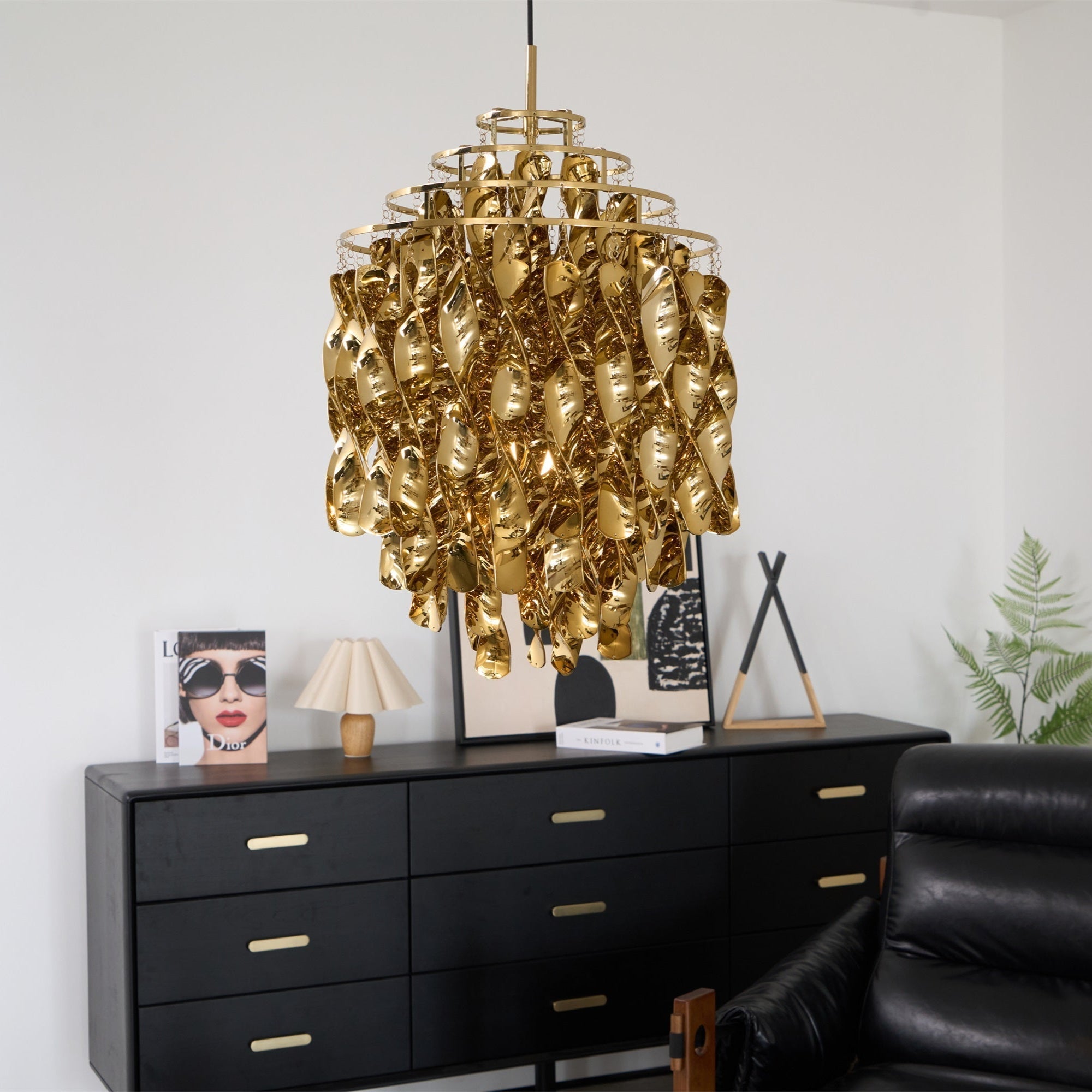 Isoran Luxe Acrylic Chandelier - Blowlighting
