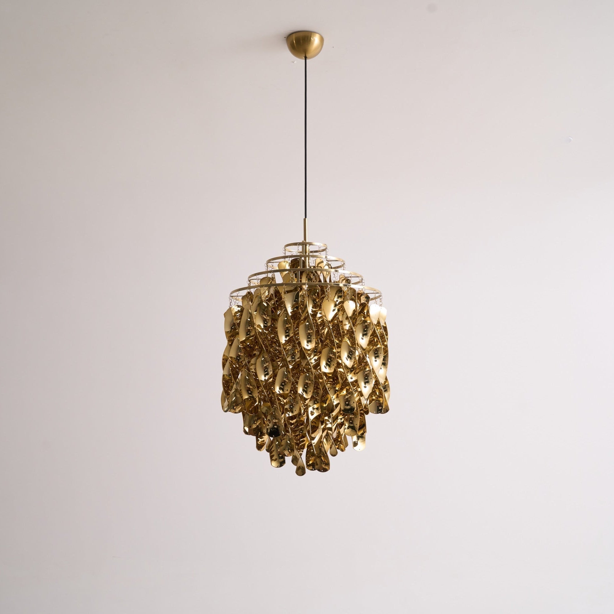 Isoran Luxe Acrylic Chandelier - Blowlighting