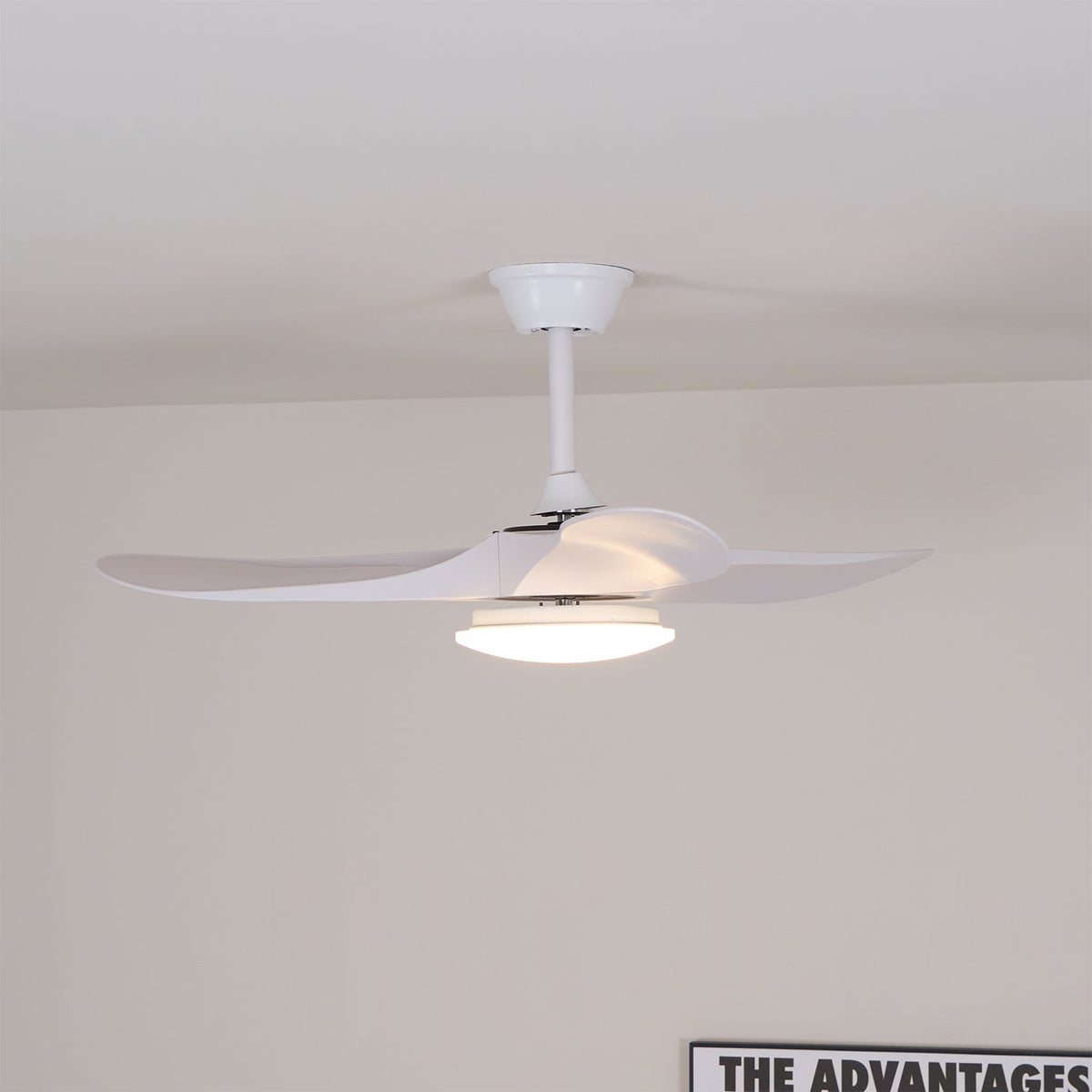 Ventilatore da Soffitto Minimalista Oriken in finitura Grana Legno Naturale