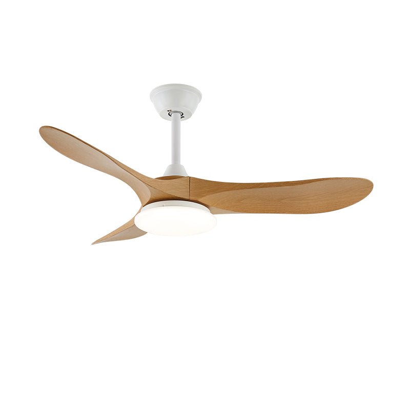 Ventilatore da Soffitto con Luce NovaVent che mostra il suo motore in rame puro.
