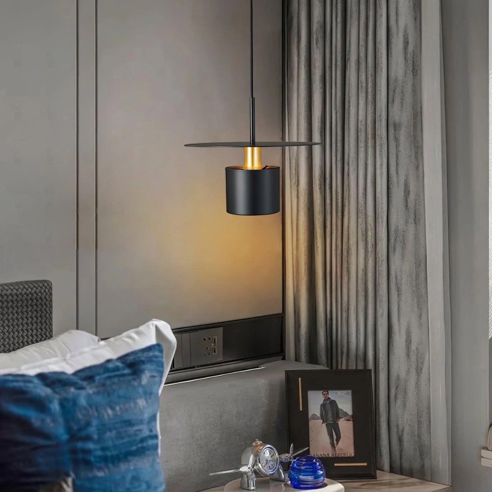 Mercer Halo Pendant Lamp - Blowlighting