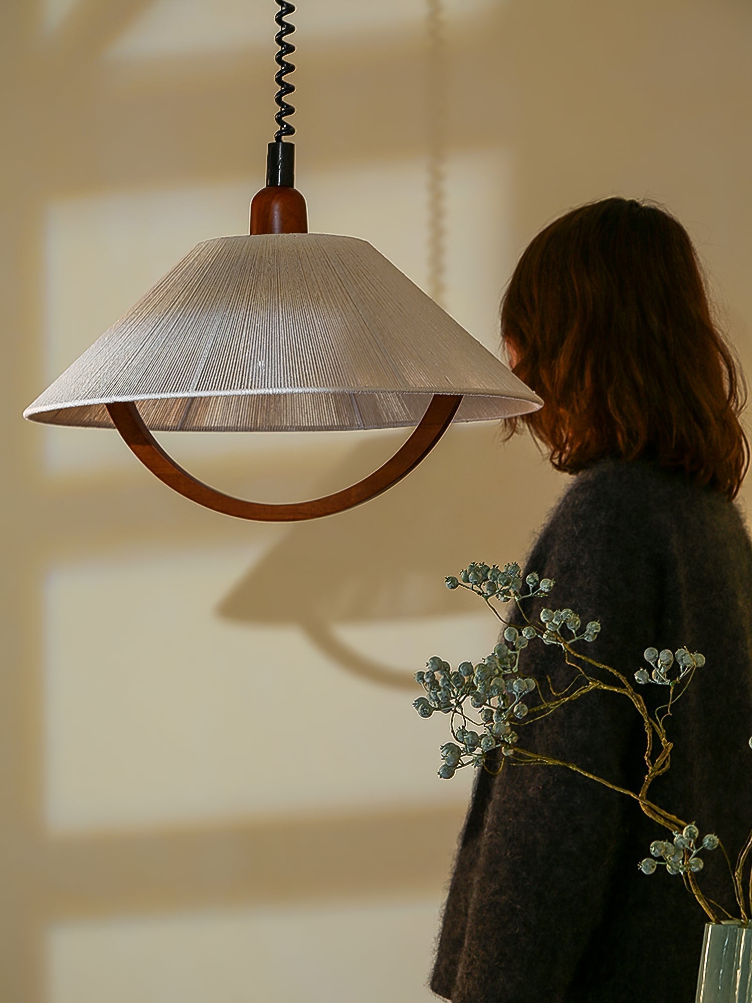 Eleanor Minimalist Metal Pendant Light - Blowlighting