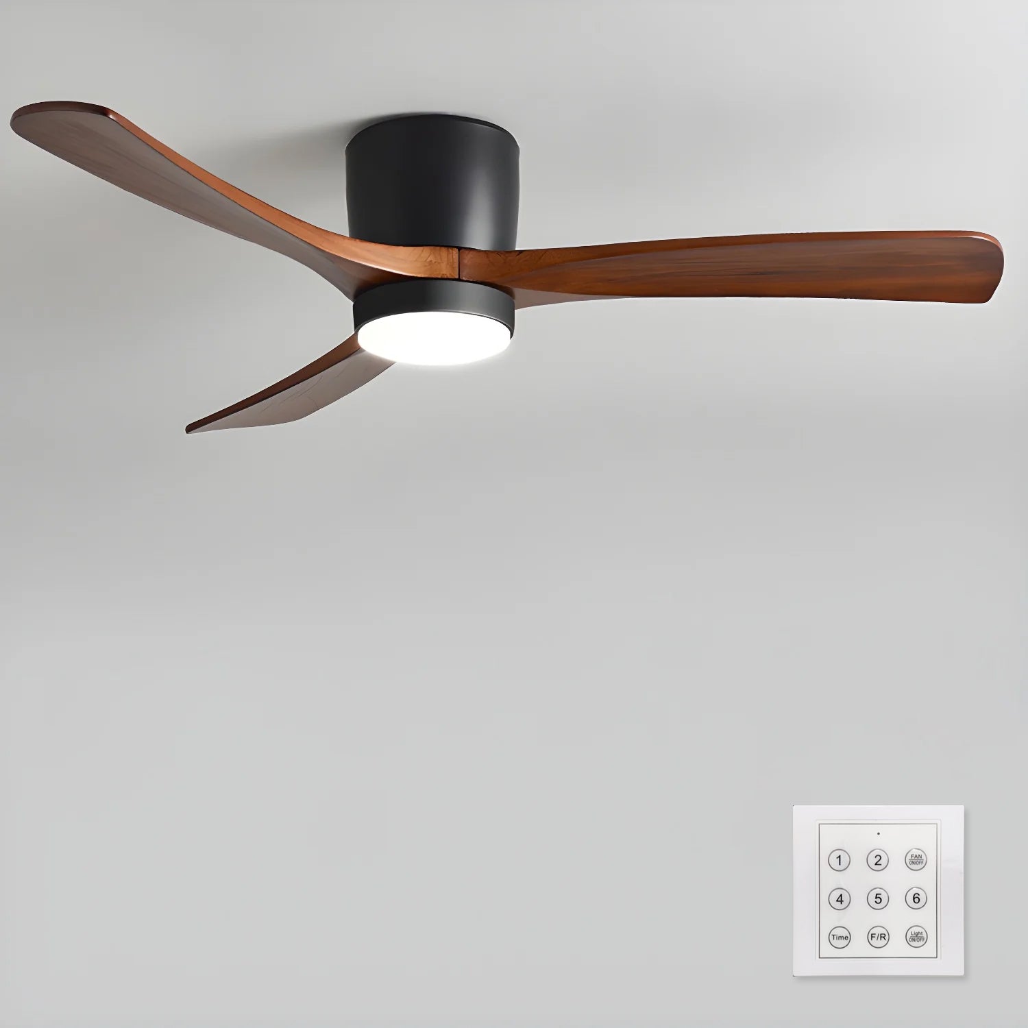 Ventilatore da soffitto moderno in legno Elena con la sua funzione di controllo a 6 velocità