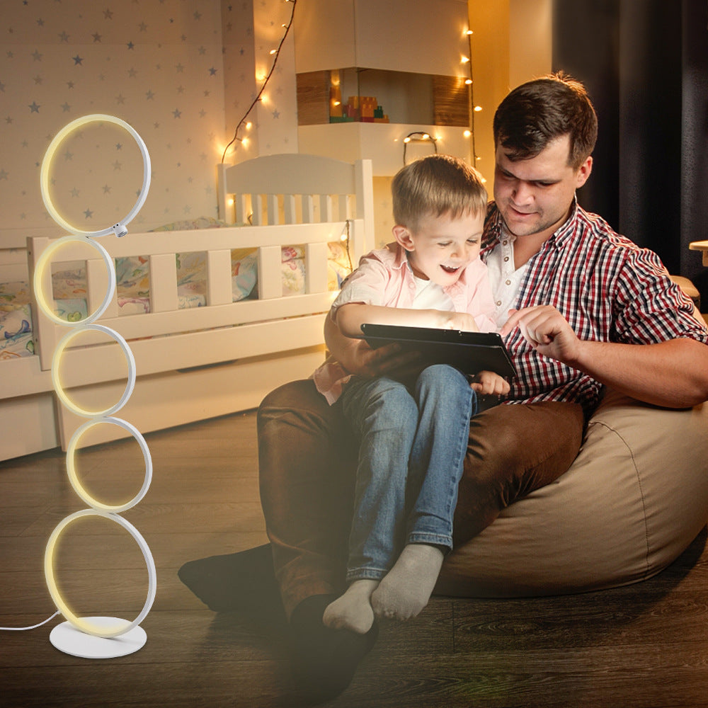 Arisha Moderna LED Lampada da Terra Metallo/Silicio Bianco/Nero Multi-Anelli Soggiorno/Camera da Letto