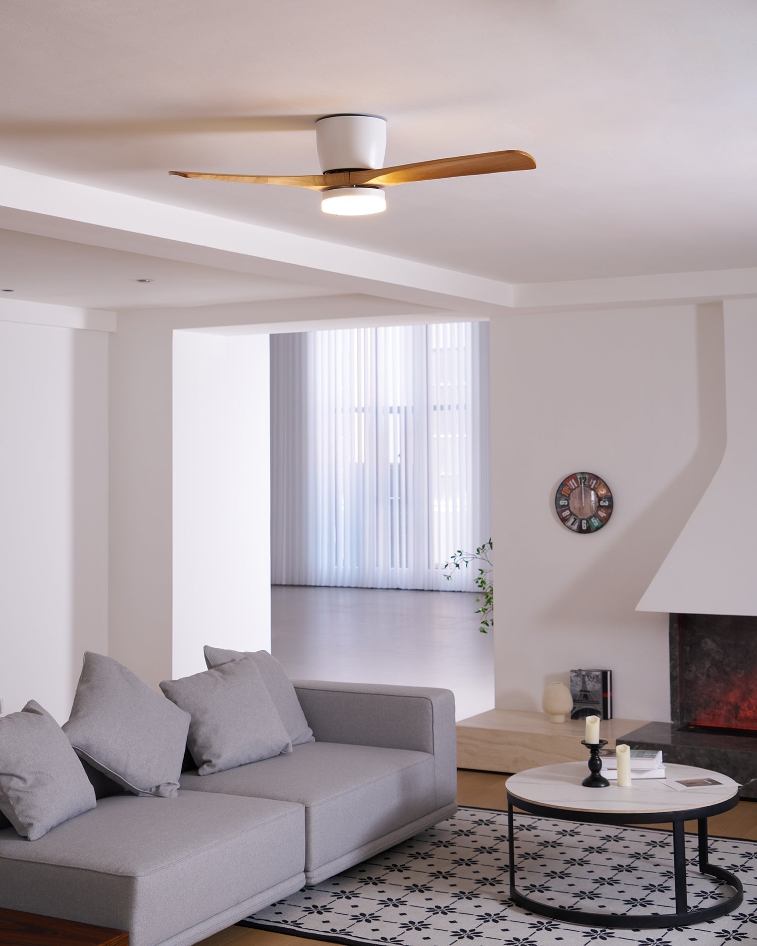 Ventilatore da soffitto moderno in legno Elena con un focus sui suoi materiali durevoli