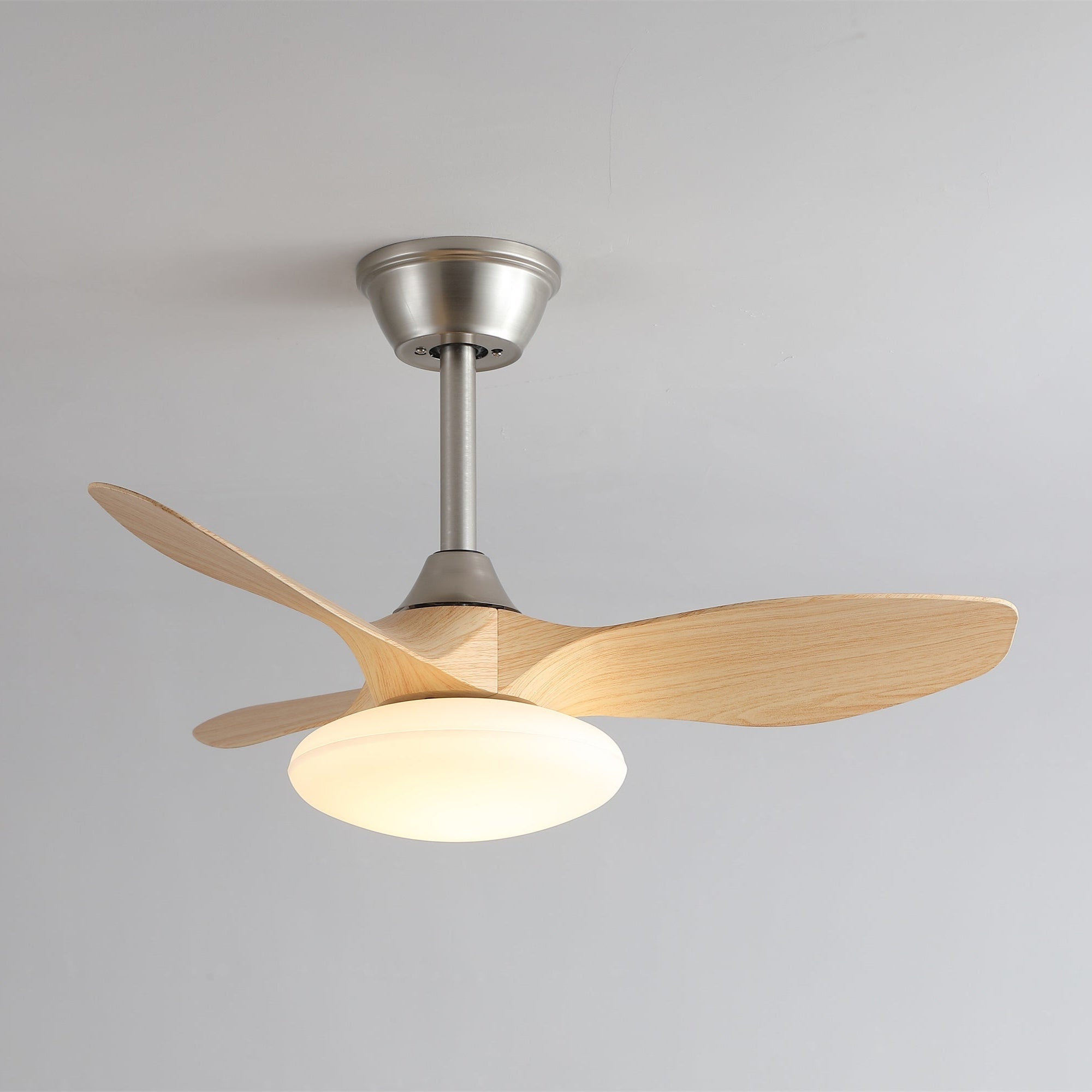 Ventilatore da soffitto Sylvara con luce in finitura Colore Legno