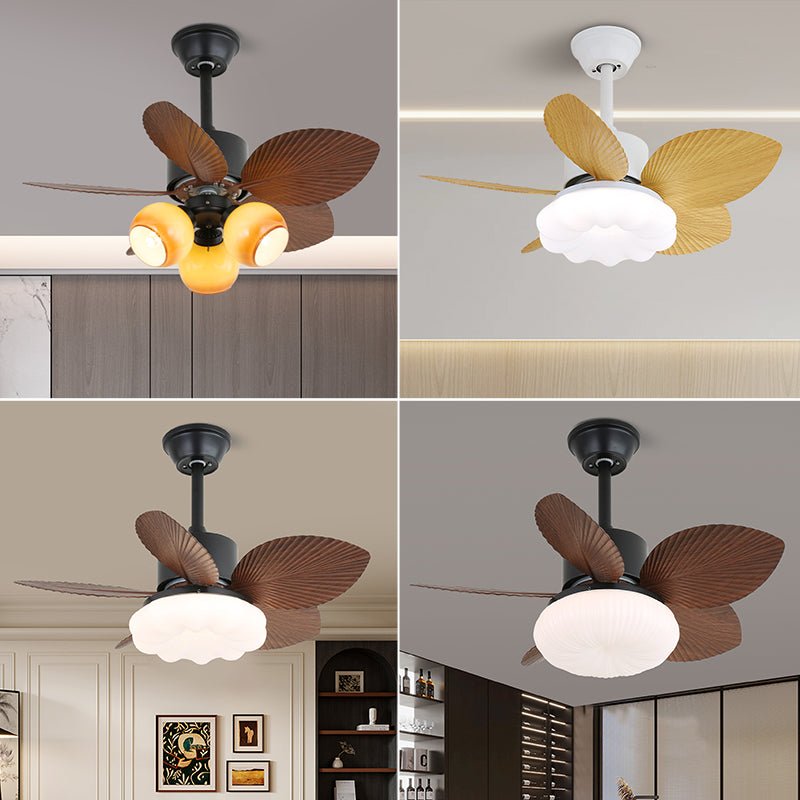 Primo piano delle pale del ventilatore da soffitto con luce Liora in legno tropicale