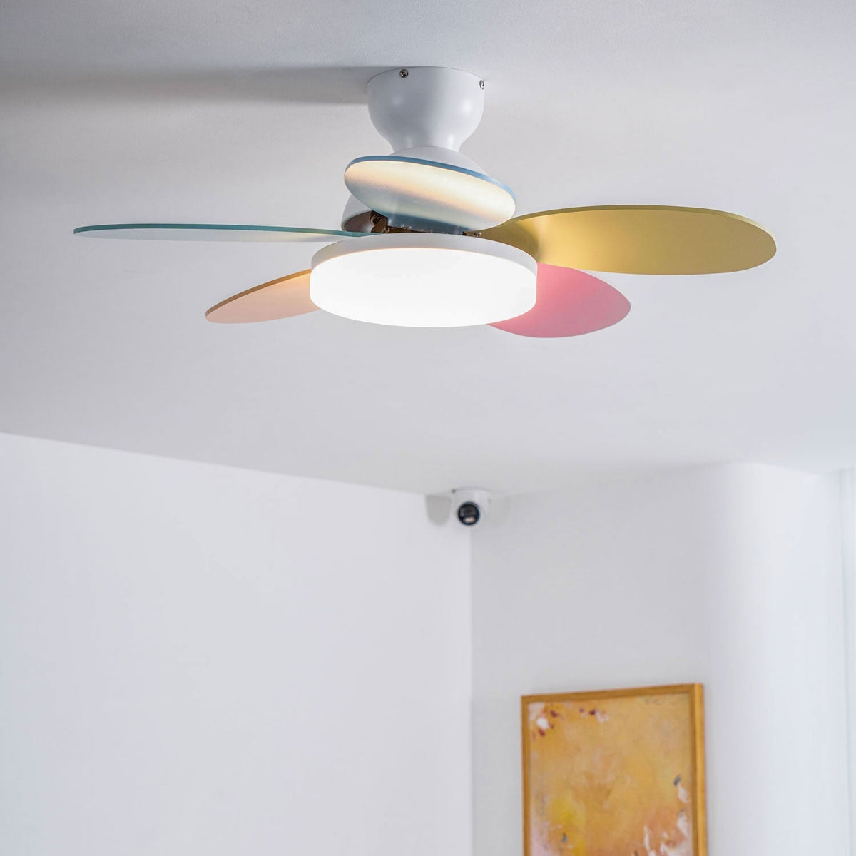 Ventilatore da soffitto con luce Liora per bambini, con una luce soffusa