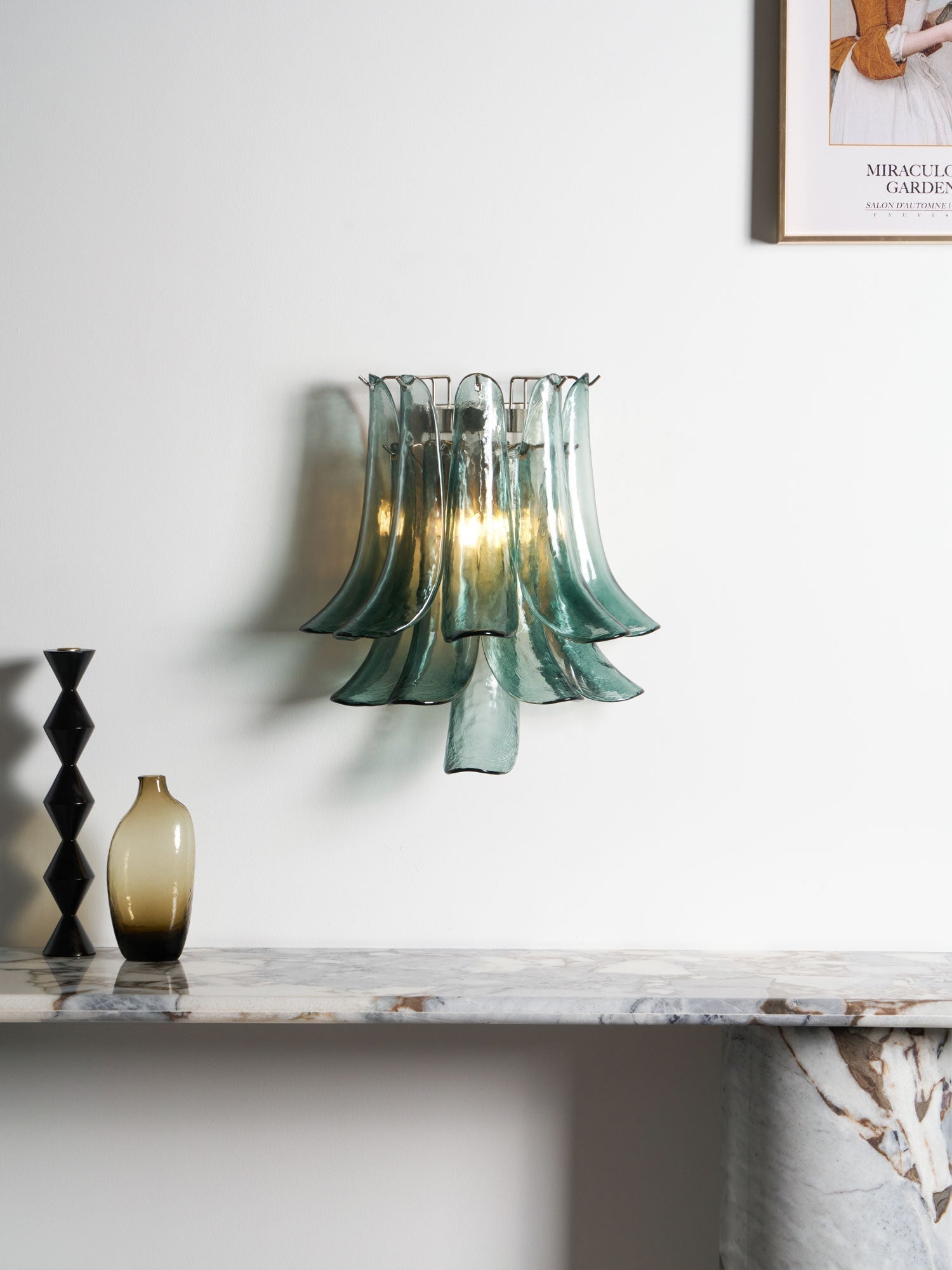 Aurora Wall Light Petal Shaped Glass Vintage Artistic - Neutralighting