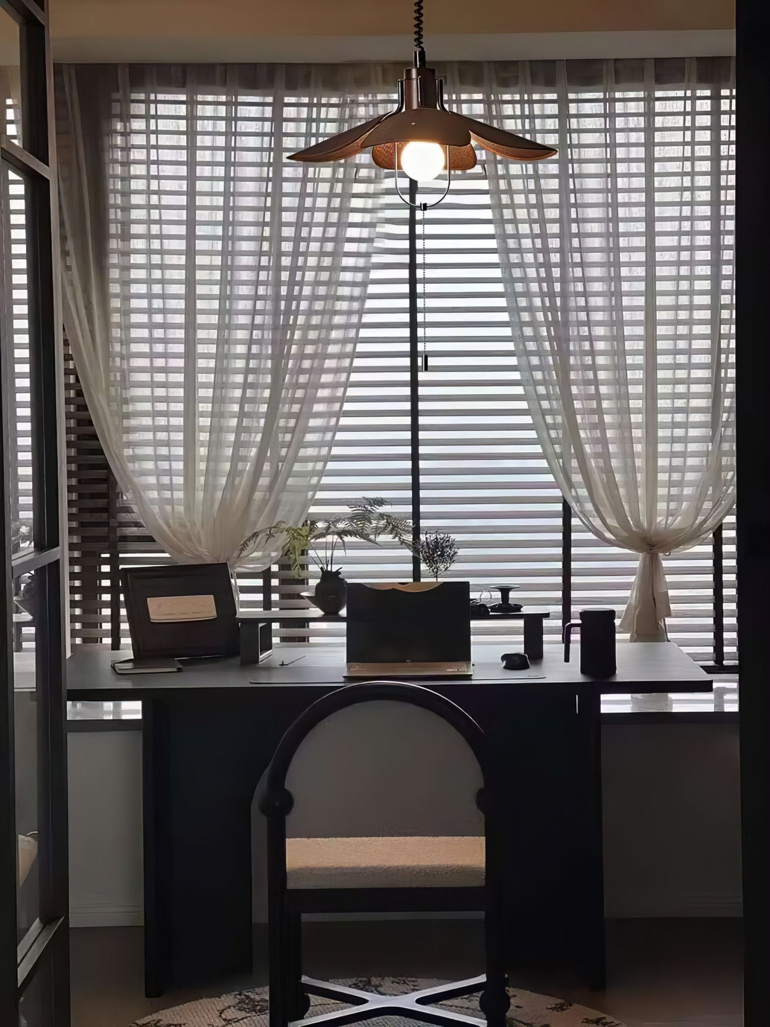 Petal Bloom Pendant Light - Blowlighting