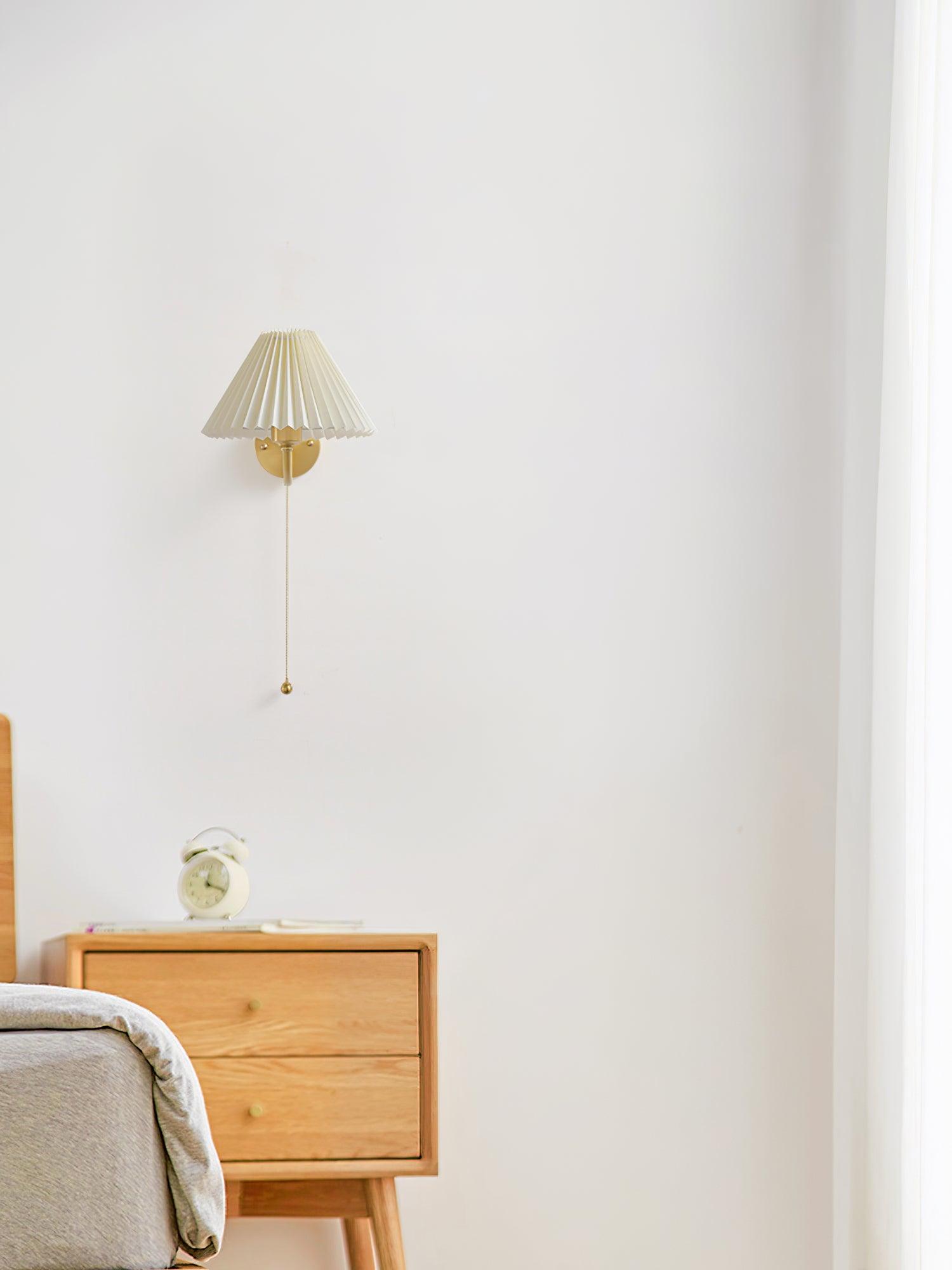 Pleated Wall Lamp - Blowlighting