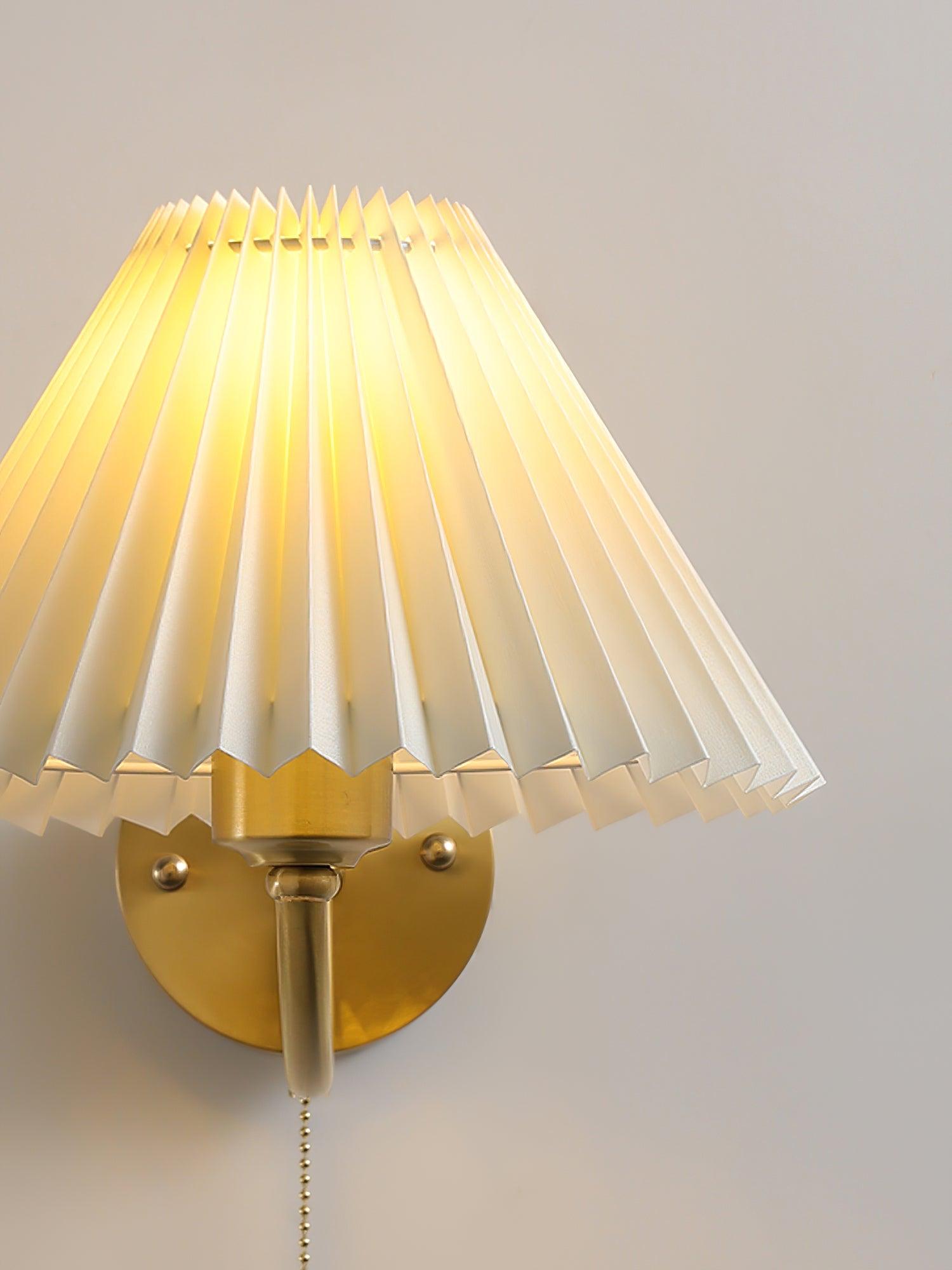 Pleated Wall Lamp - Blowlighting