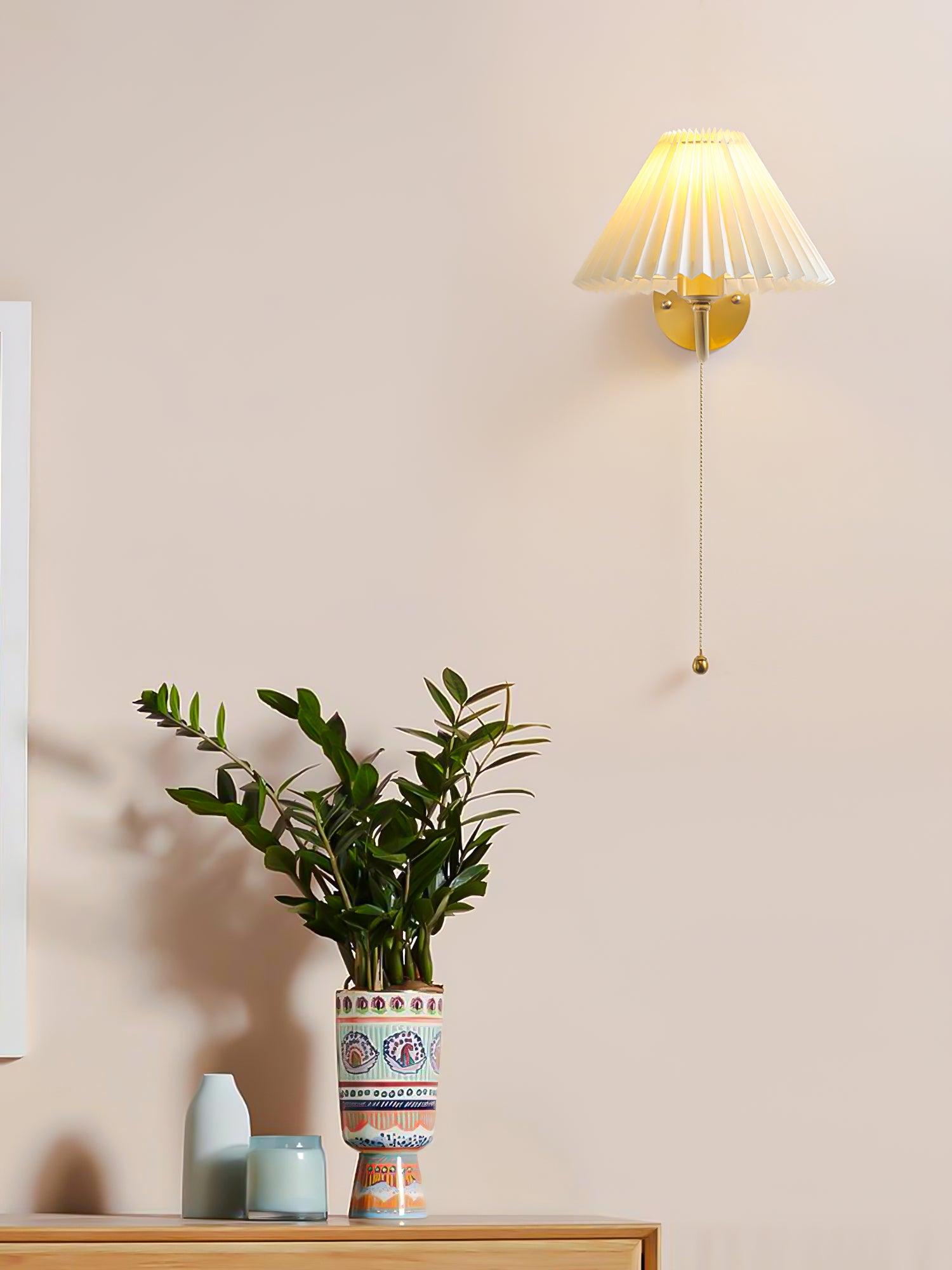 Pleated Wall Lamp - Blowlighting