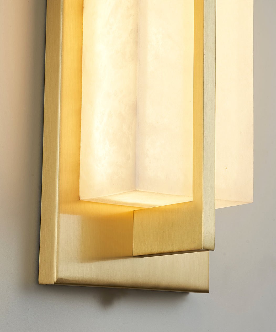 Caspian Alabaster Brass Wall Light - Neutralighting