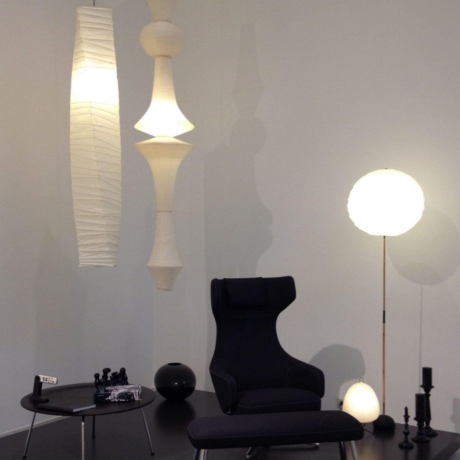 Ritta Lampada a Sospensione Verticale Scultorea in Carta