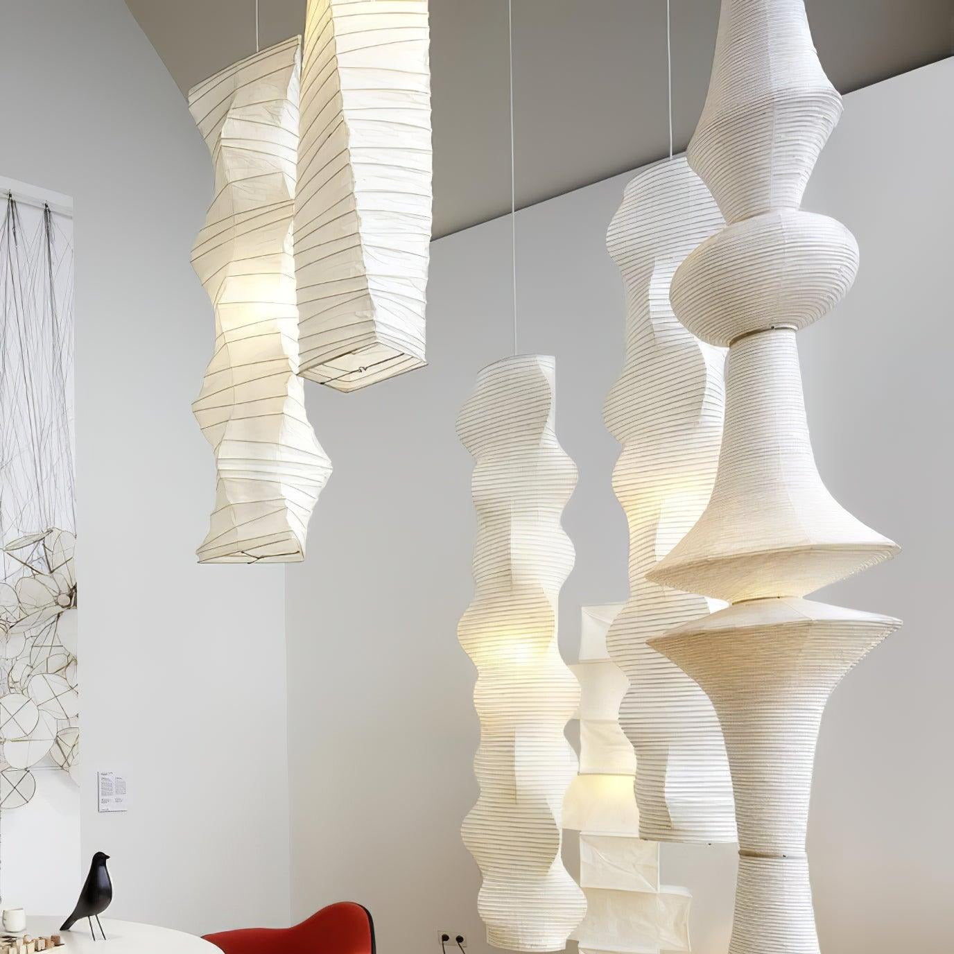 Ritta Lampada a Sospensione Verticale Scultorea in Carta