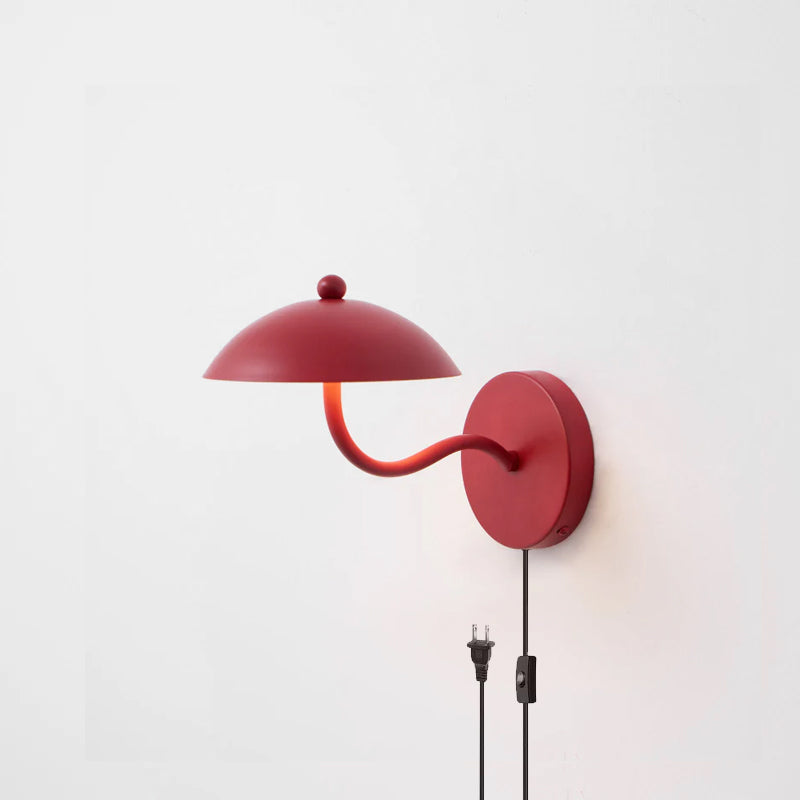 Aria Applique da Parete con Braccio Curvo Nero Plug-In