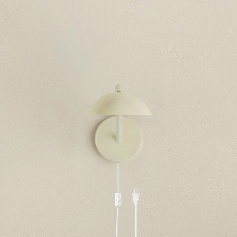 Aria Applique da Parete con Braccio Curvo Nero Plug-In