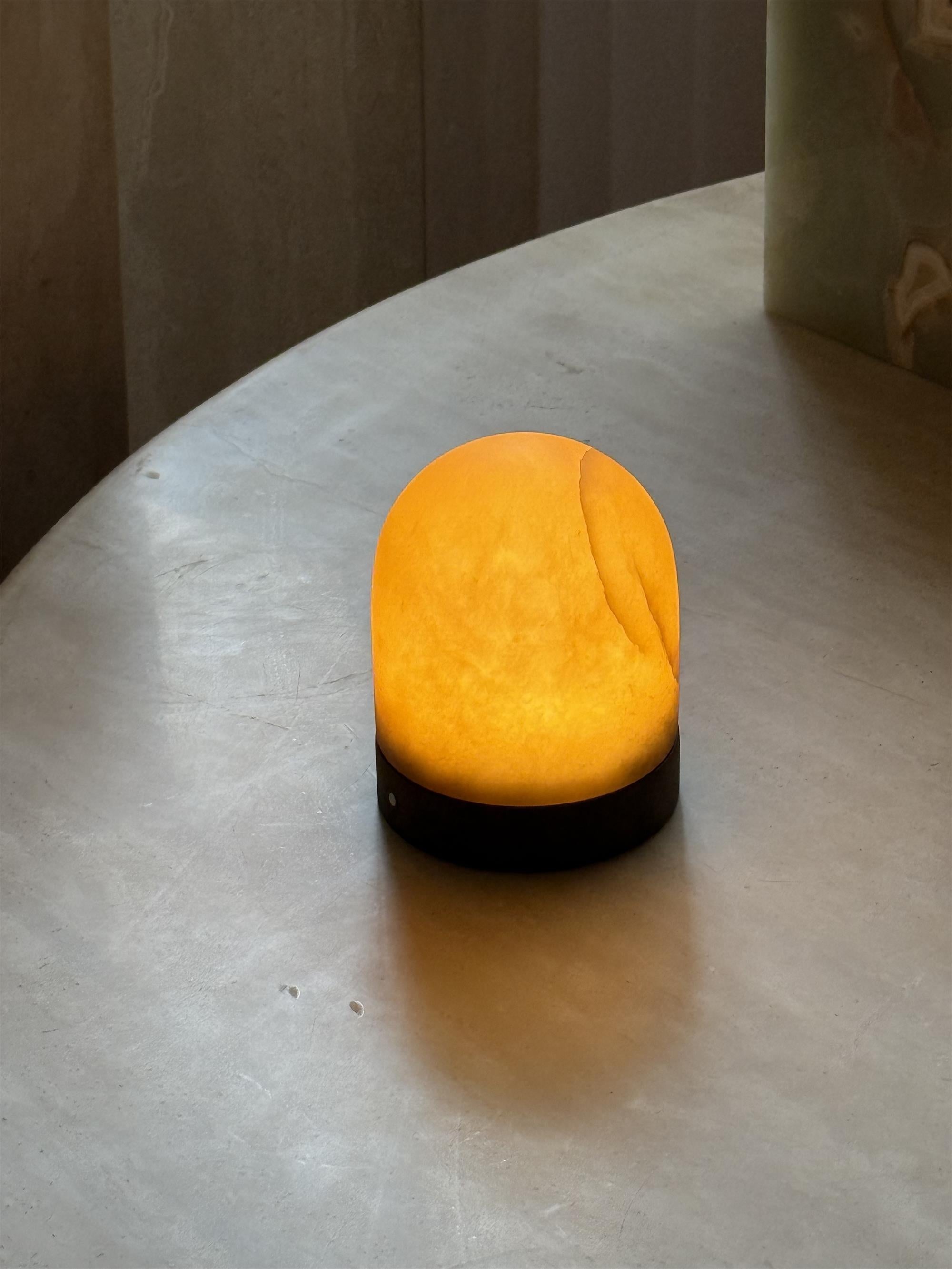 Roger Cordless Table Lamp (Built-in Battery) - Lamp Copper