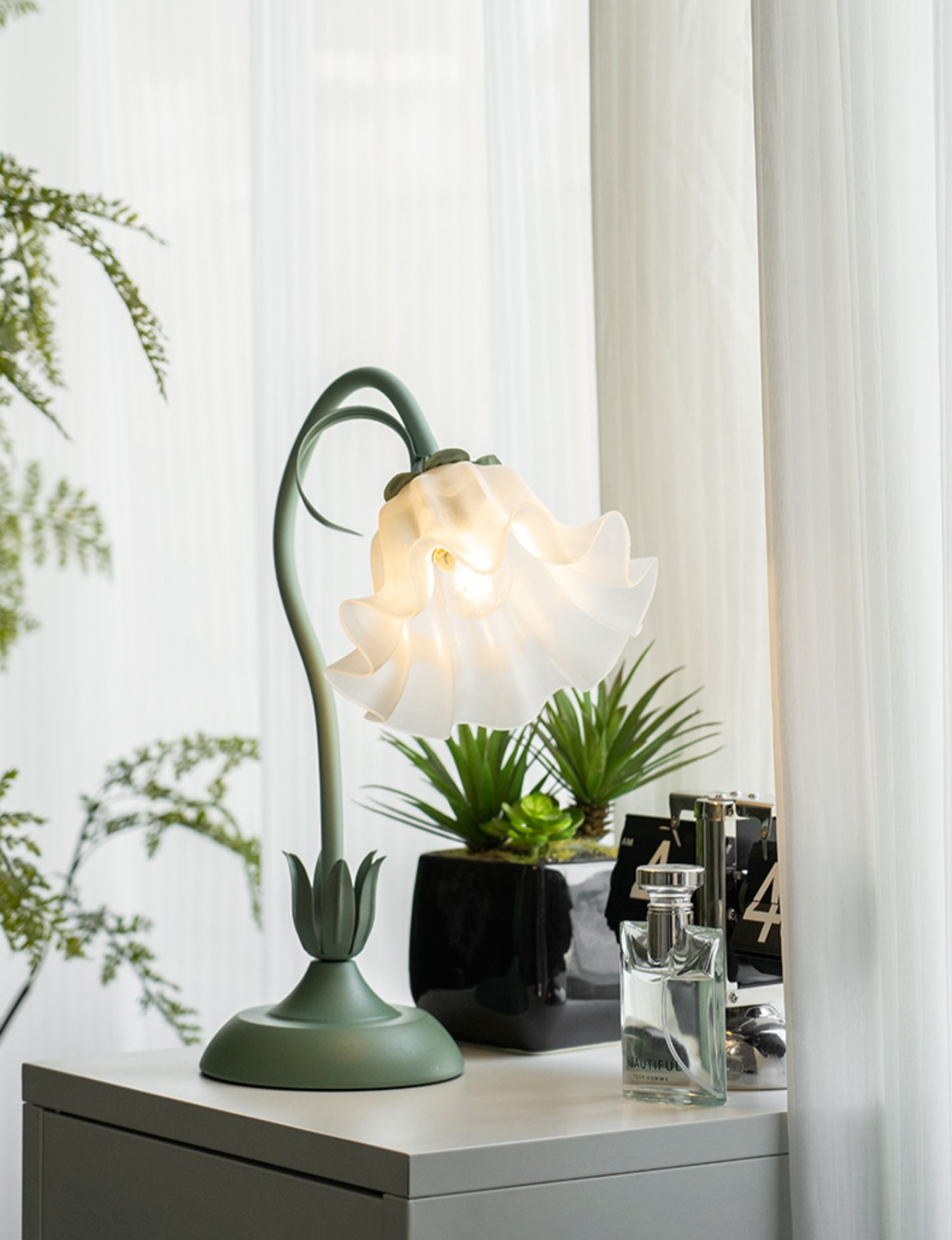 Romantic Flower Table Lamp - Lamp Copper