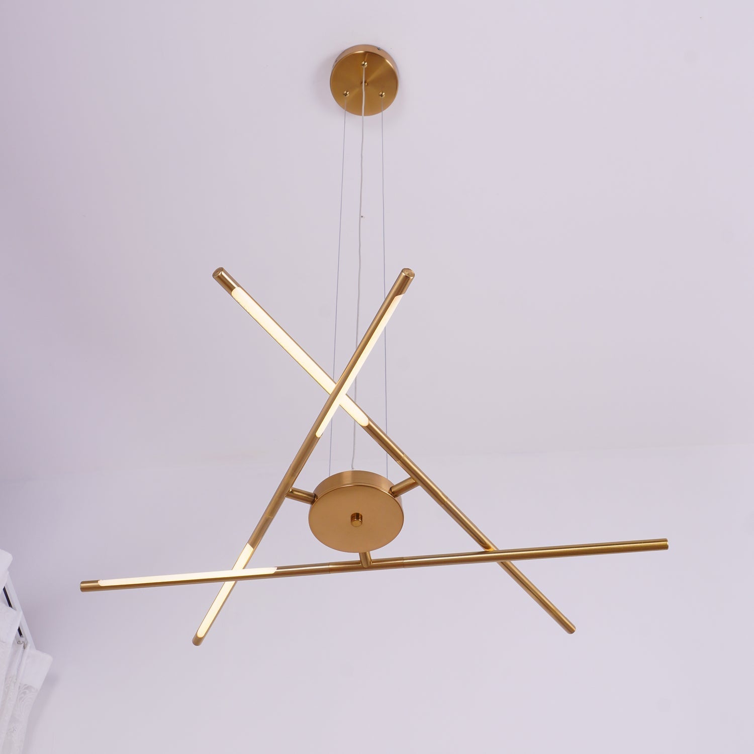 Rotatable LED Chandelier - Blowlighting