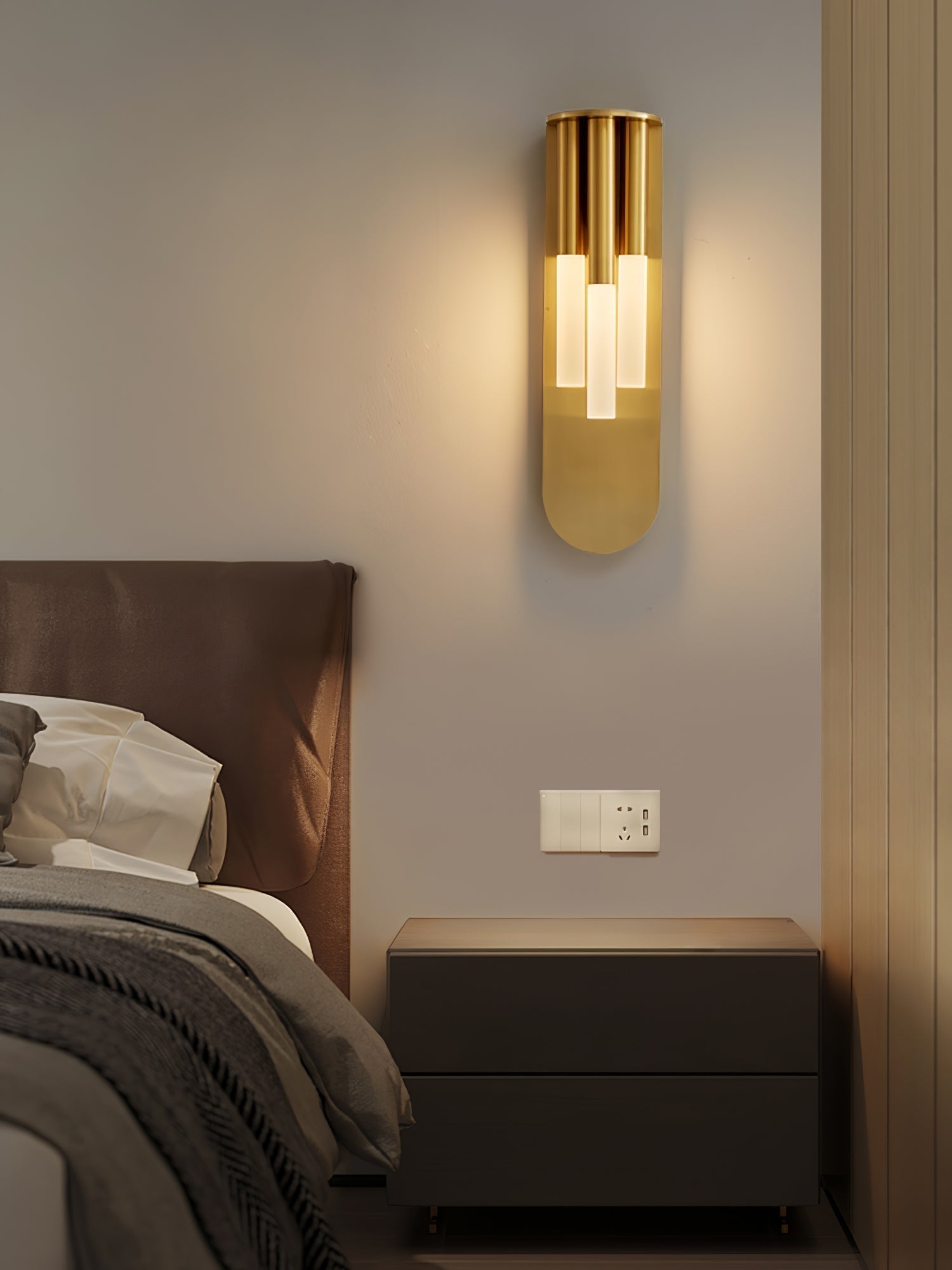 Rousseau Wall Lamp - Blowlighting