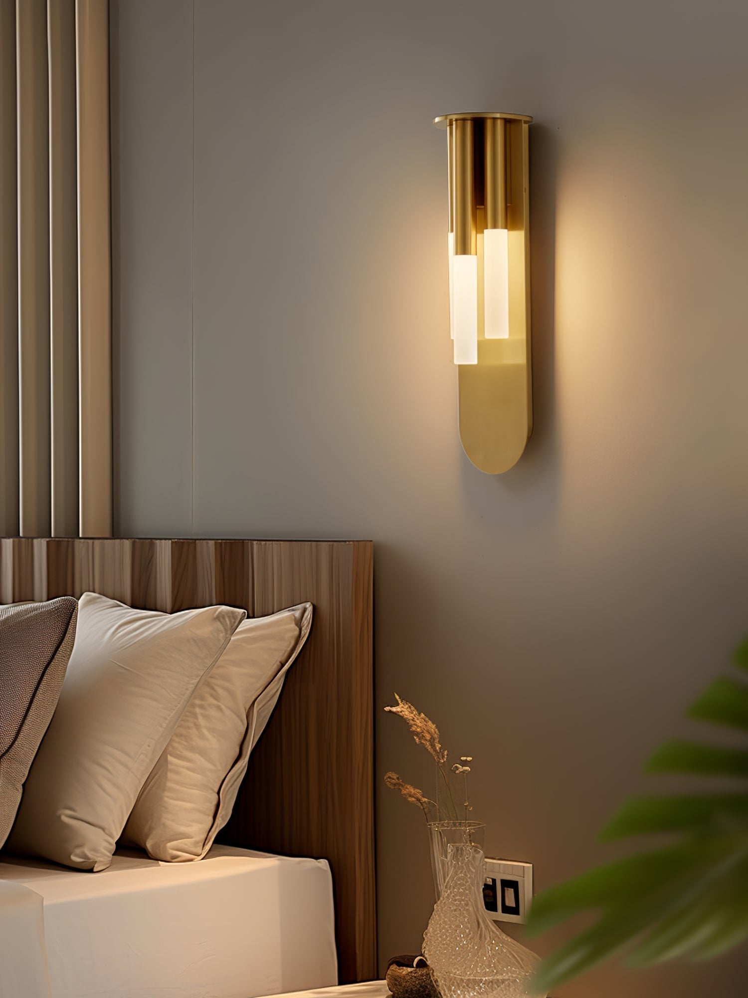 Rousseau Wall Lamp - Blowlighting