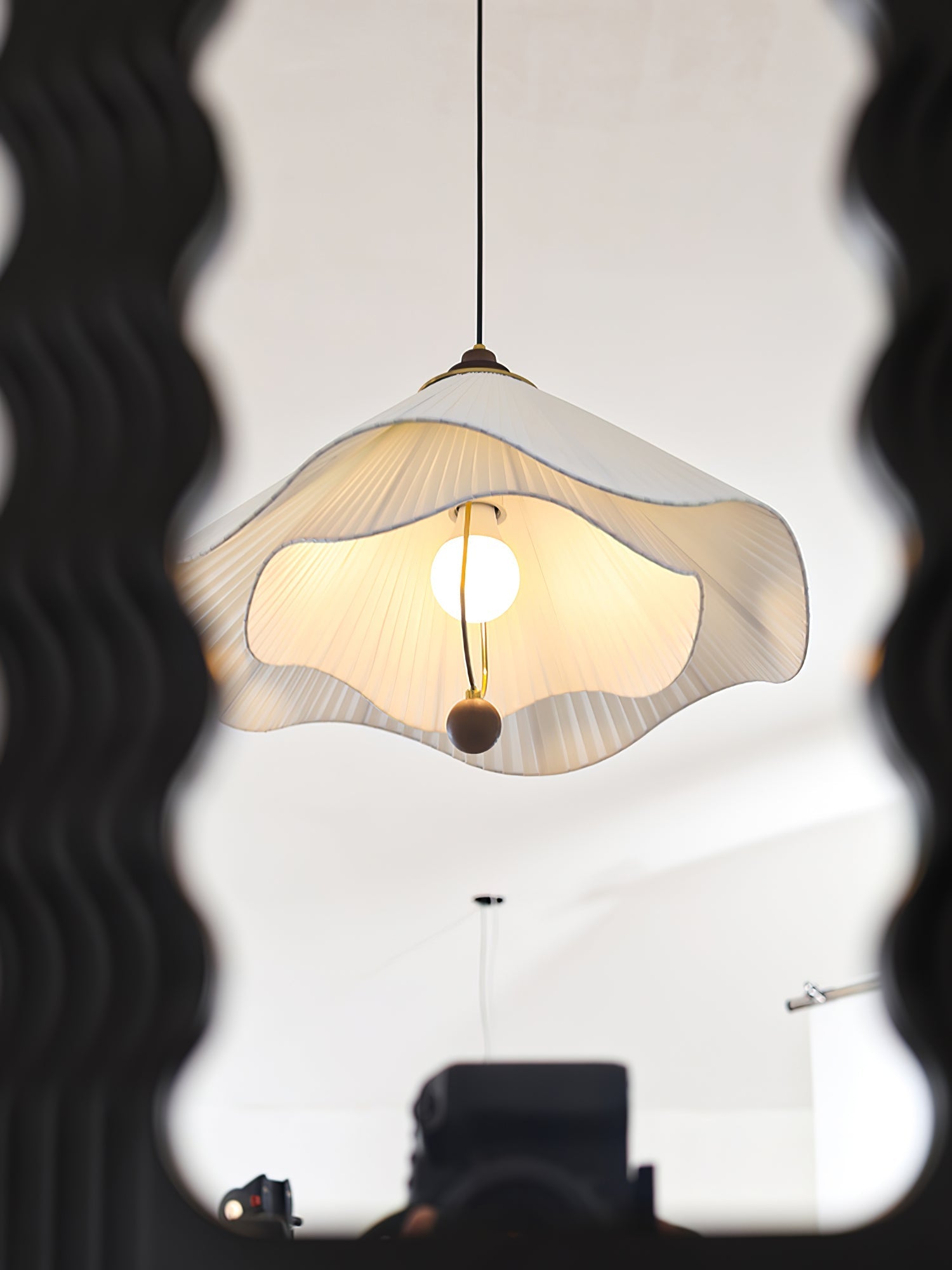 Scallop Edge Pendant Light - Blowlighting