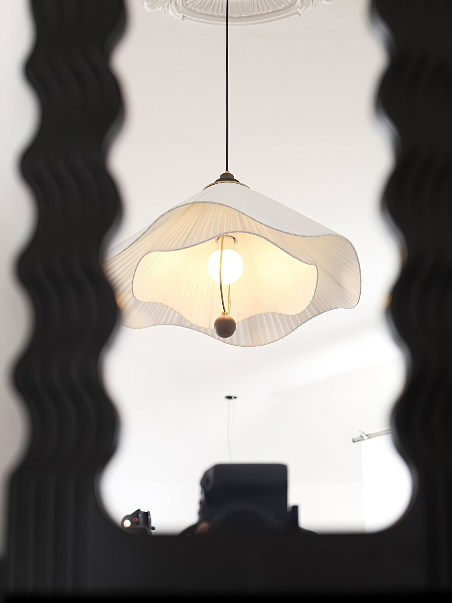 Scallop Edge Pendant Light - Blowlighting