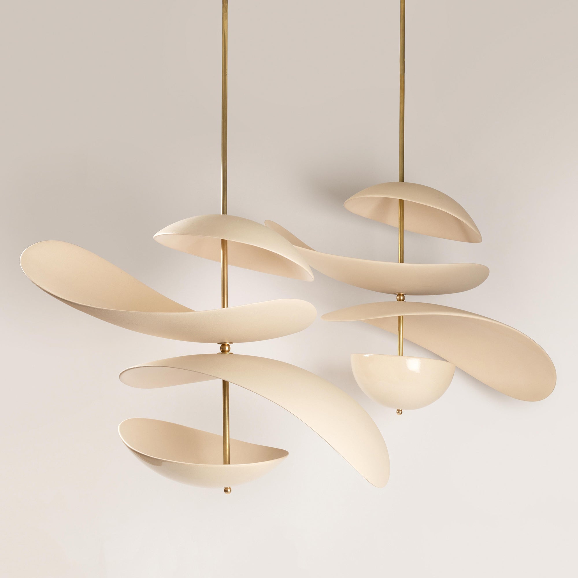 Unorara Premium Nordic Floating Metal Pendant Lamp - Lamp Copper