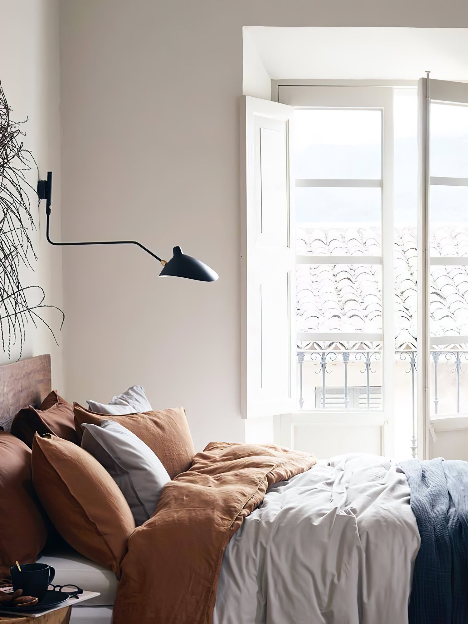 Serge Mouille Wall Sconce - Blowlighting